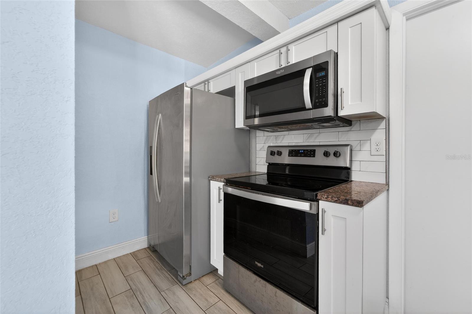 Image 14 of 42 For 10353 110th Avenue