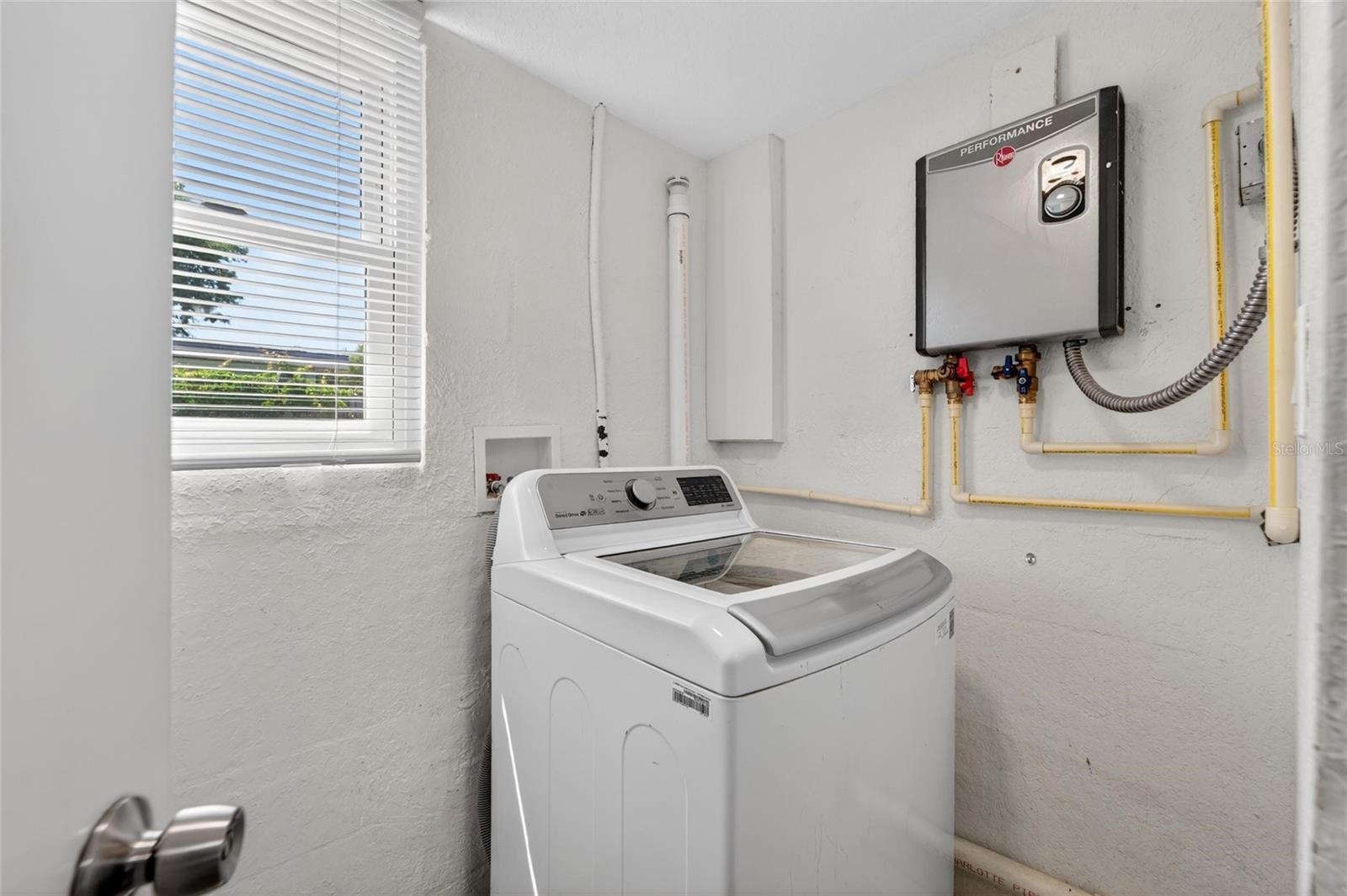 Image 16 of 42 For 10353 110th Avenue