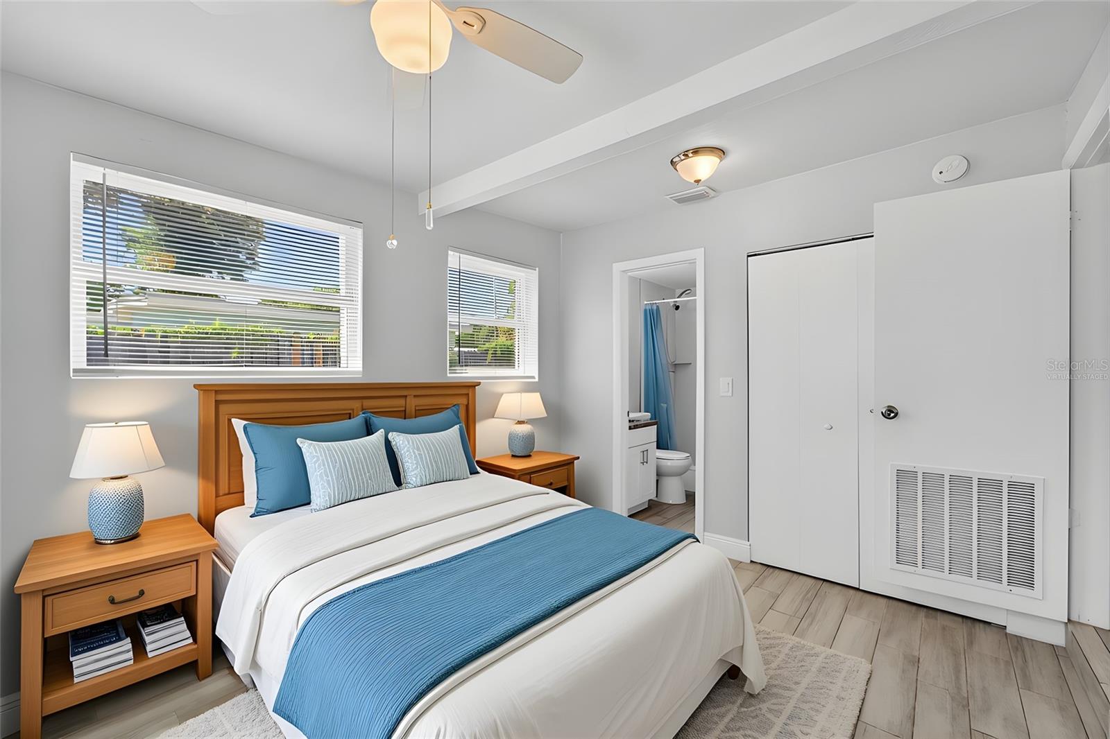 Image 19 of 42 For 10353 110th Avenue