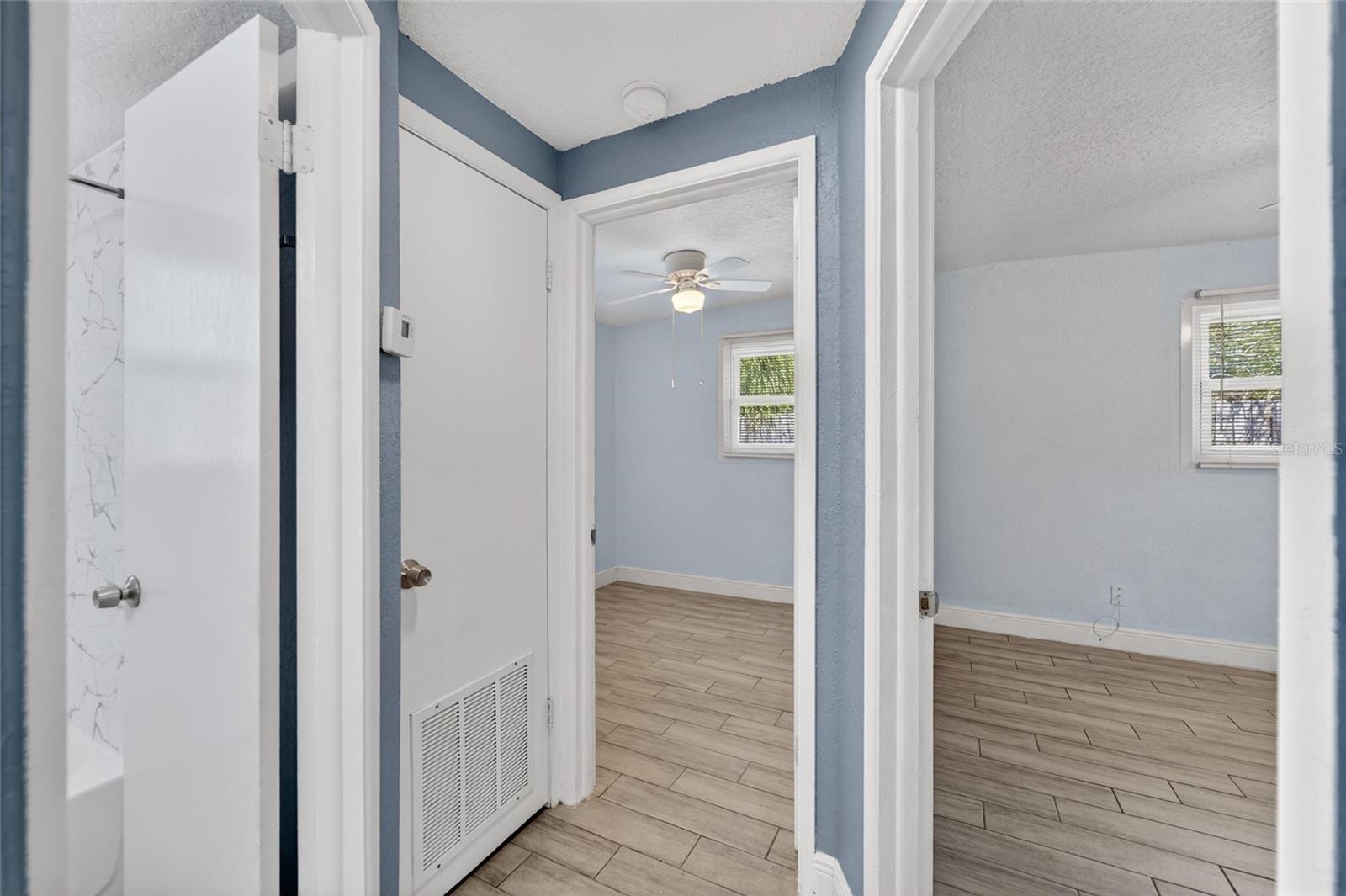 Image 22 of 42 For 10353 110th Avenue