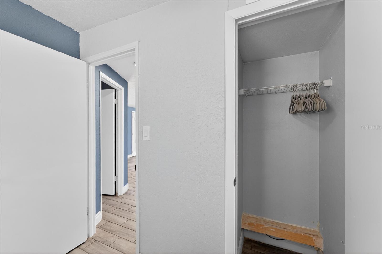 Image 26 of 42 For 10353 110th Avenue