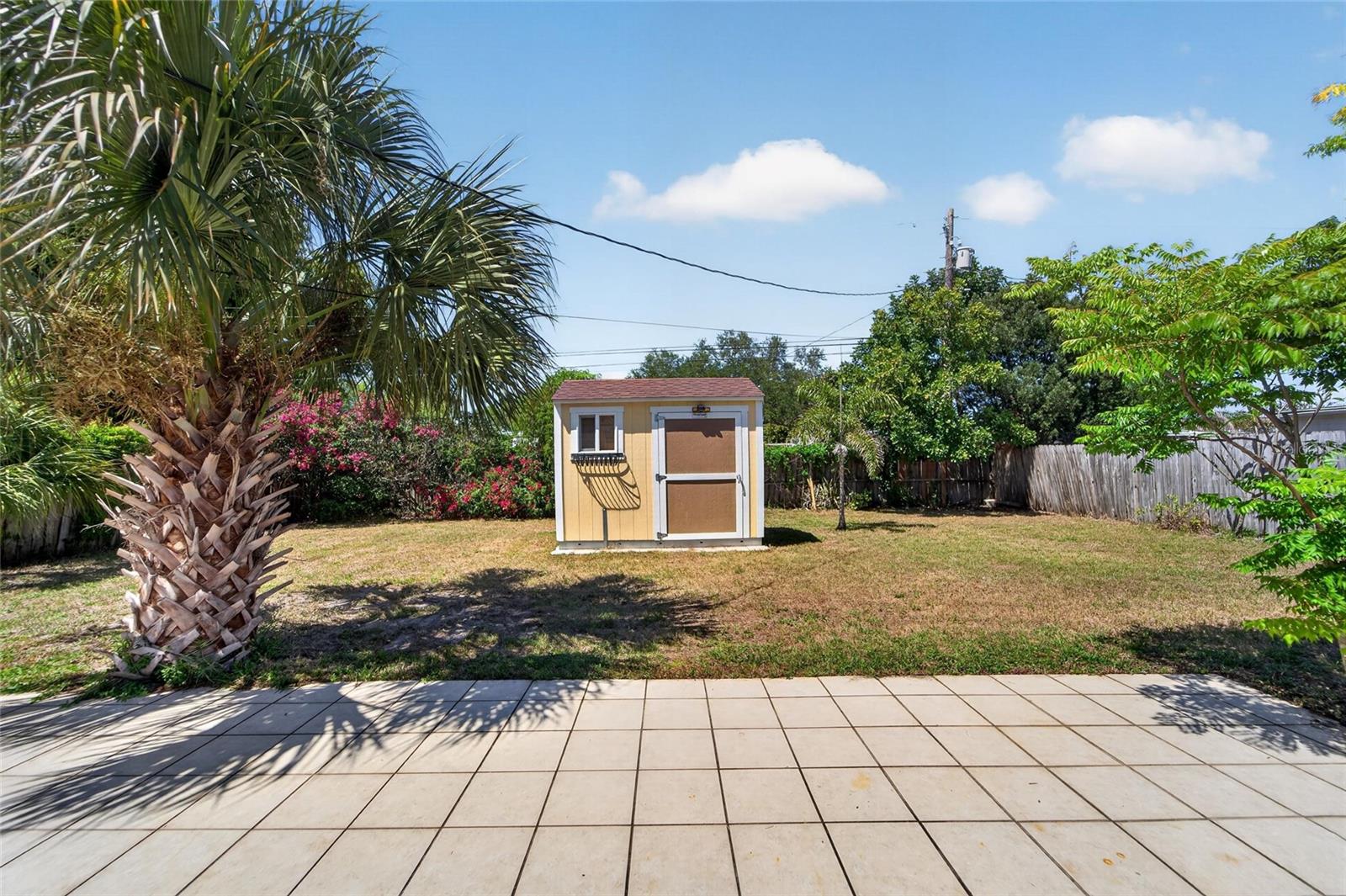 Image 32 of 42 For 10353 110th Avenue