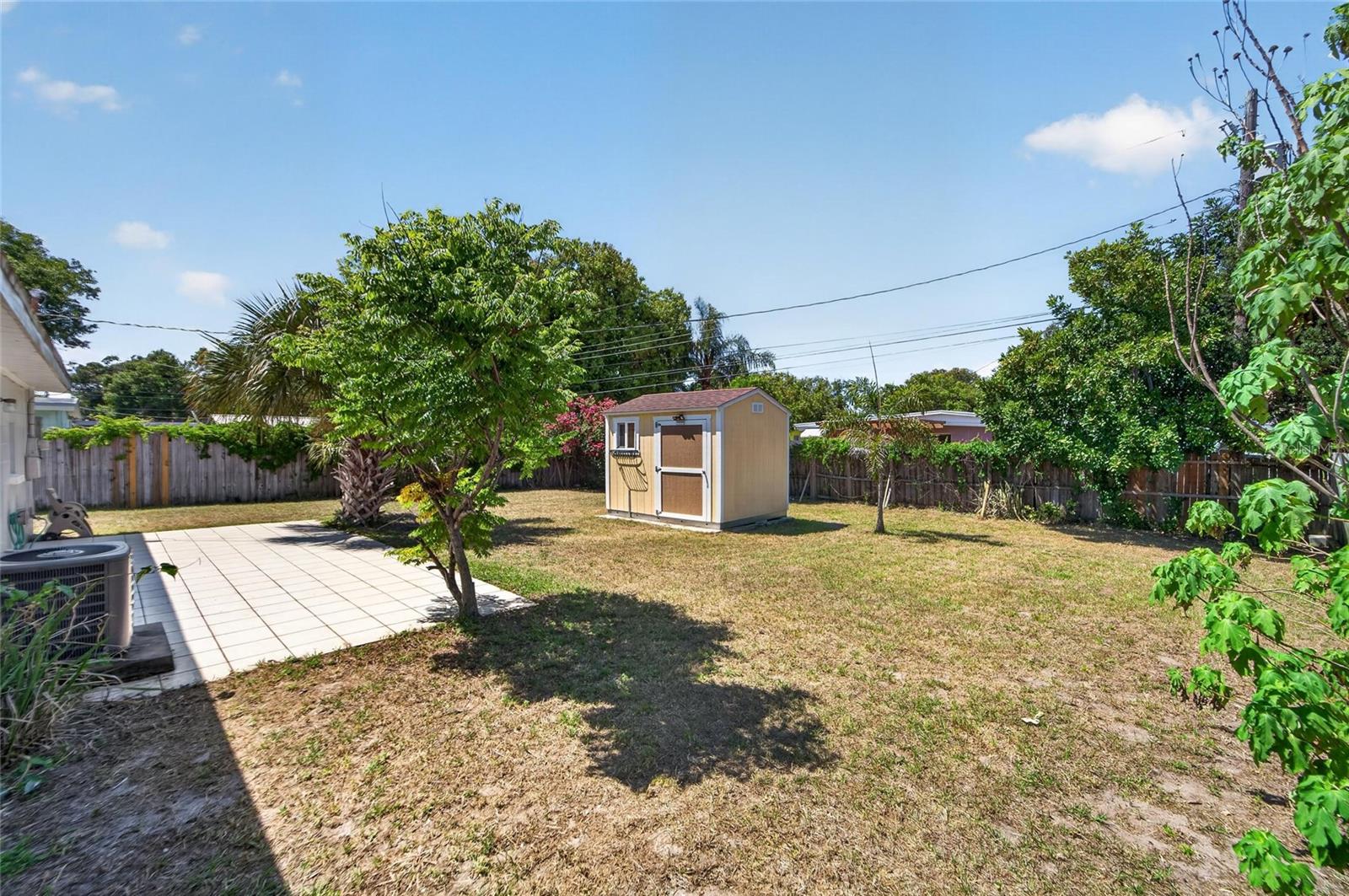 Image 33 of 42 For 10353 110th Avenue