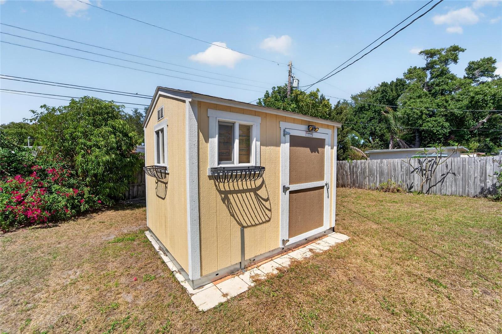 Image 36 of 42 For 10353 110th Avenue