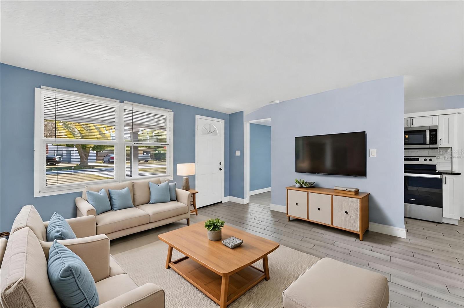 Image 7 of 42 For 10353 110th Avenue