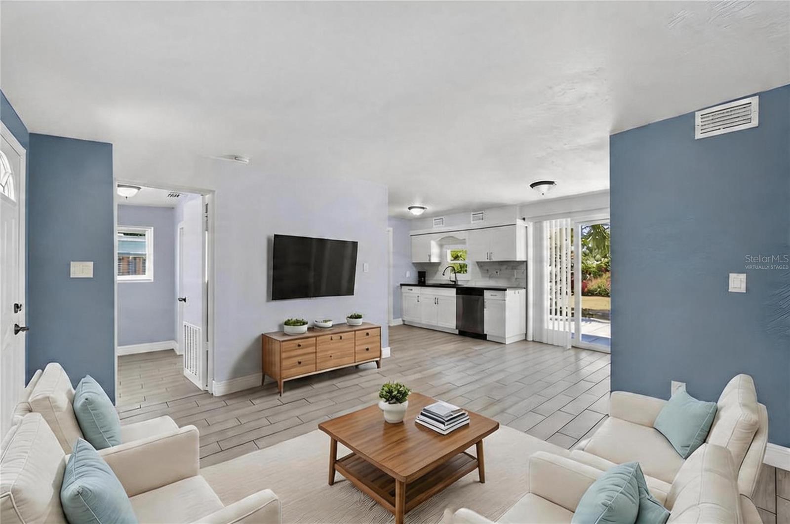 Image 8 of 42 For 10353 110th Avenue