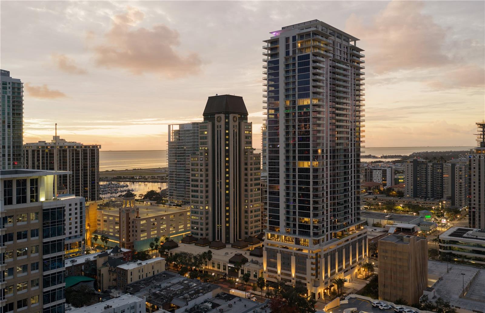 Listing photo id 18 for 275 1st Avenue S 3501