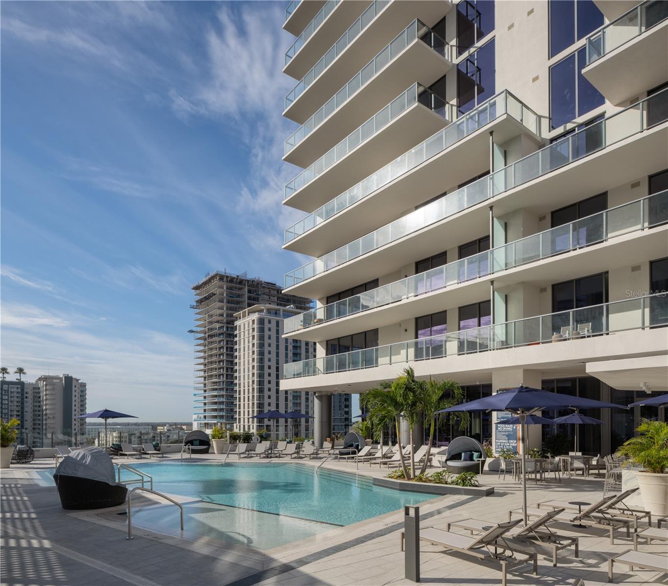 Listing photo id 6 for 275 1st Avenue S 3501