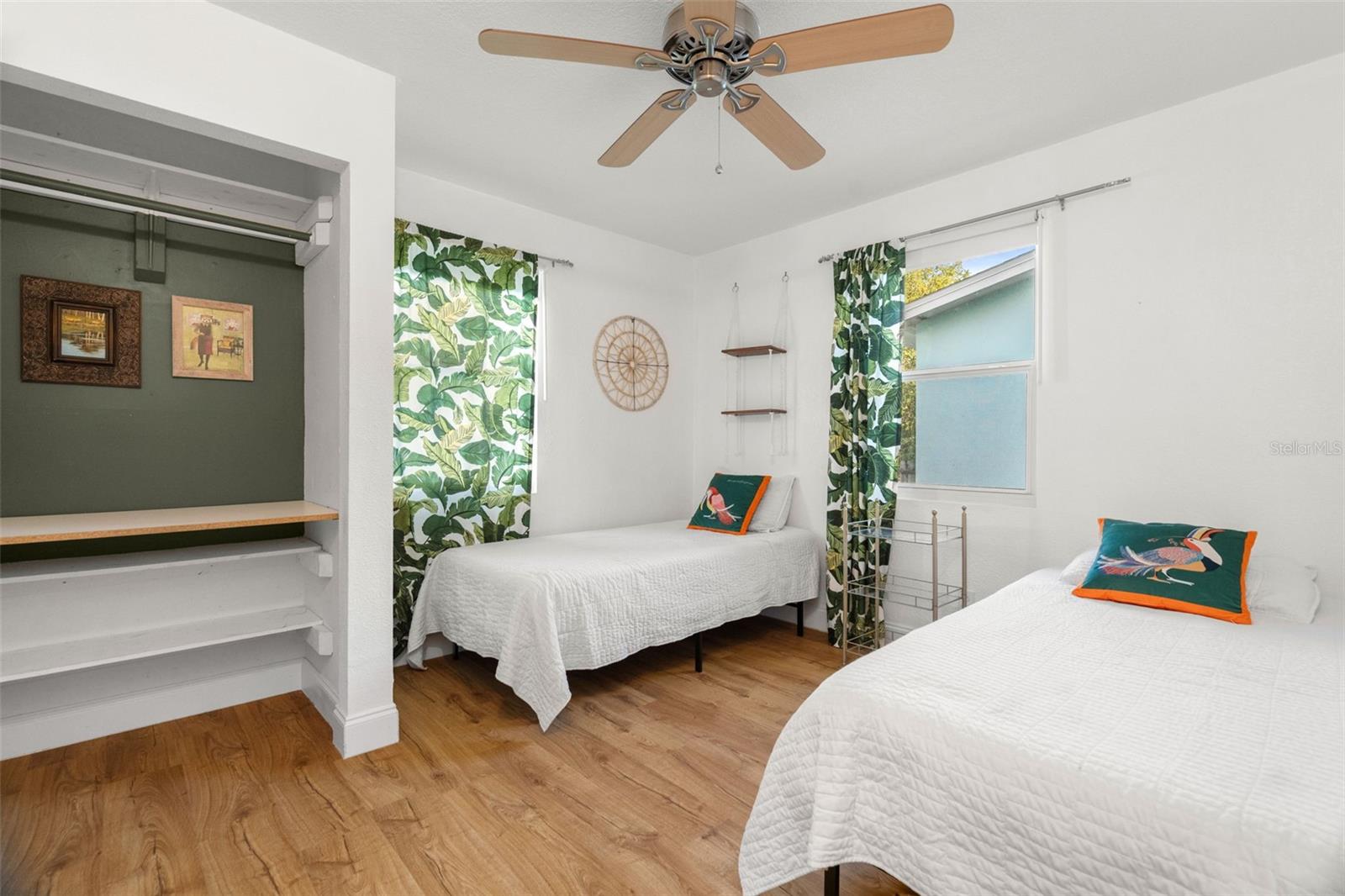 Image 20 of 45 For 548 Bay Street