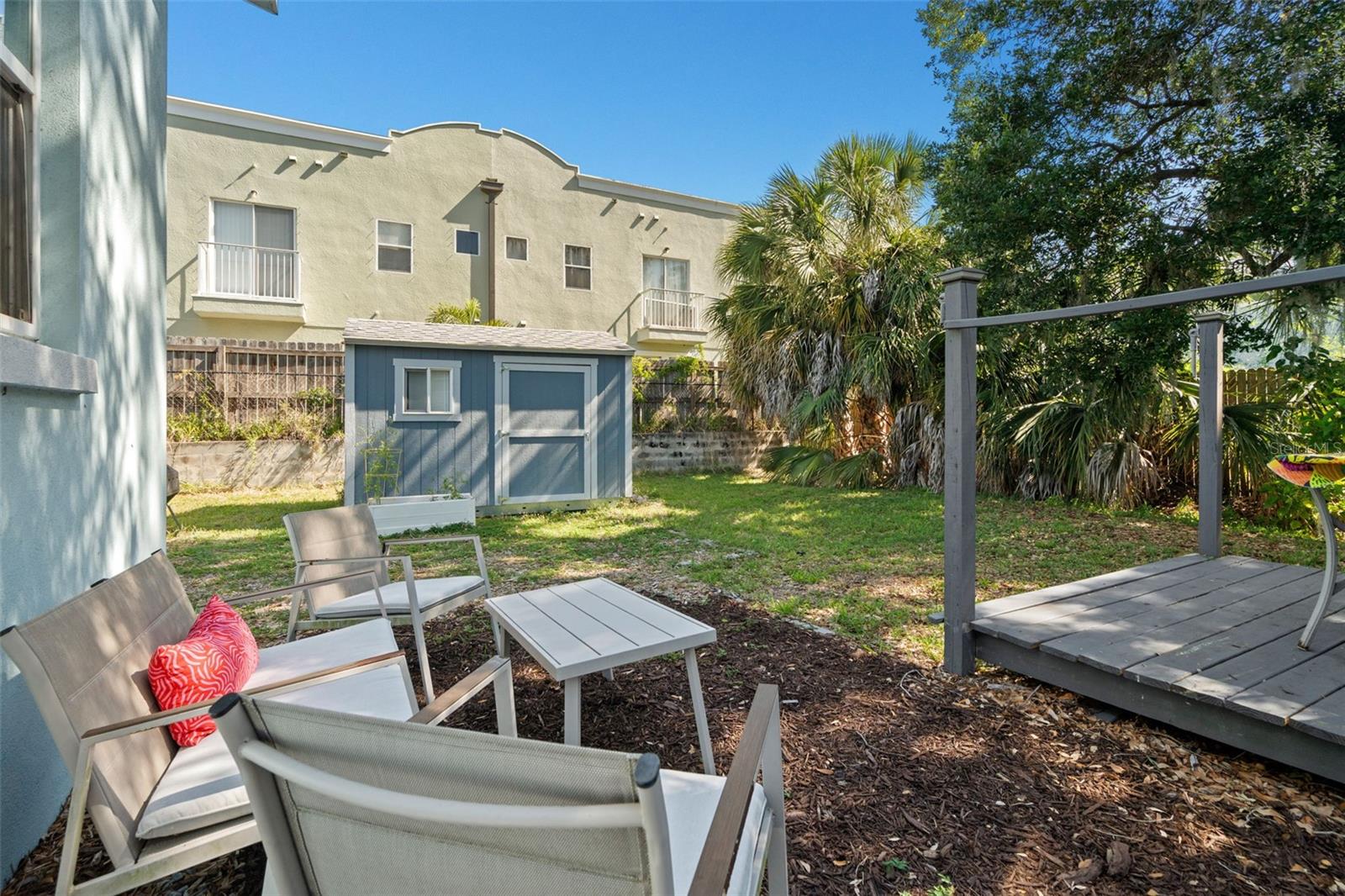 Image 27 of 45 For 548 Bay Street