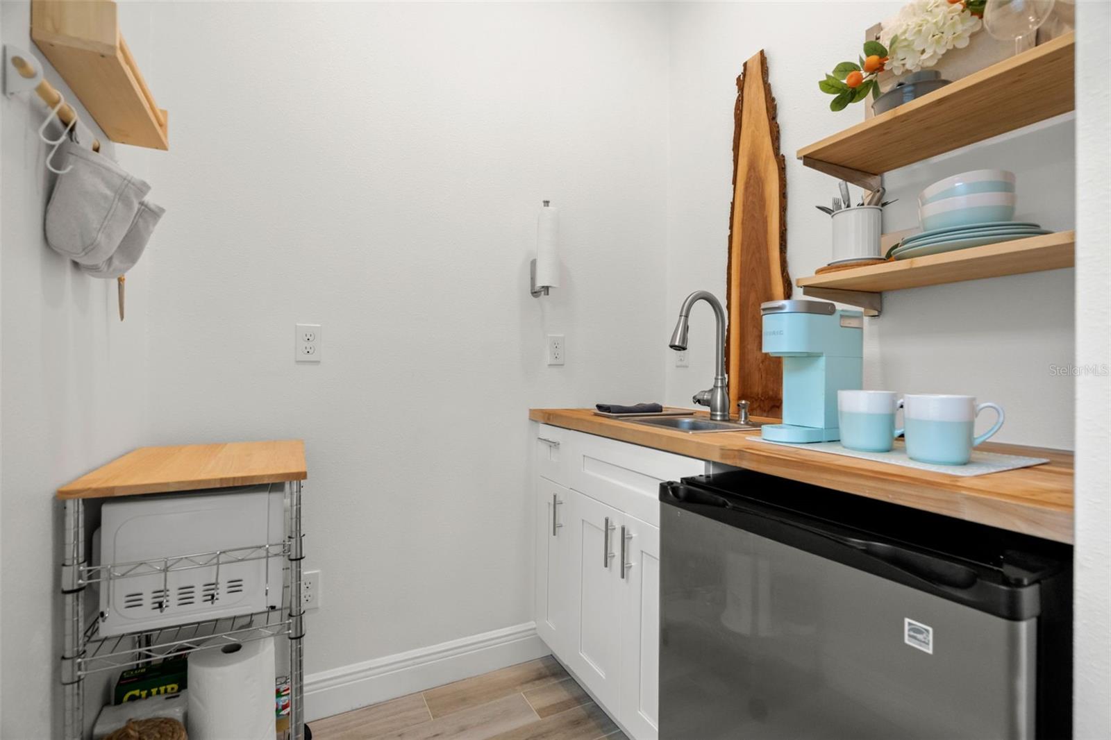 Image 32 of 45 For 548 Bay Street