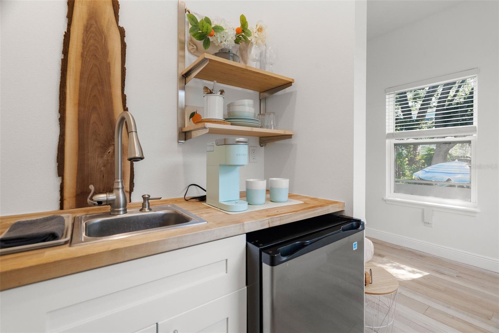 Image 33 of 45 For 548 Bay Street