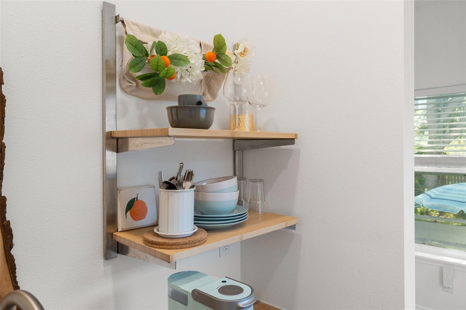 Image 34 of 45 For 548 Bay Street