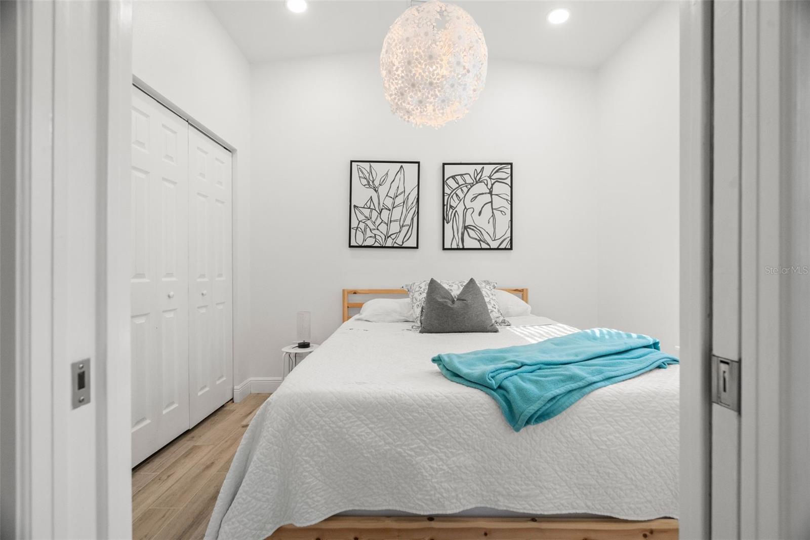 Image 38 of 45 For 548 Bay Street