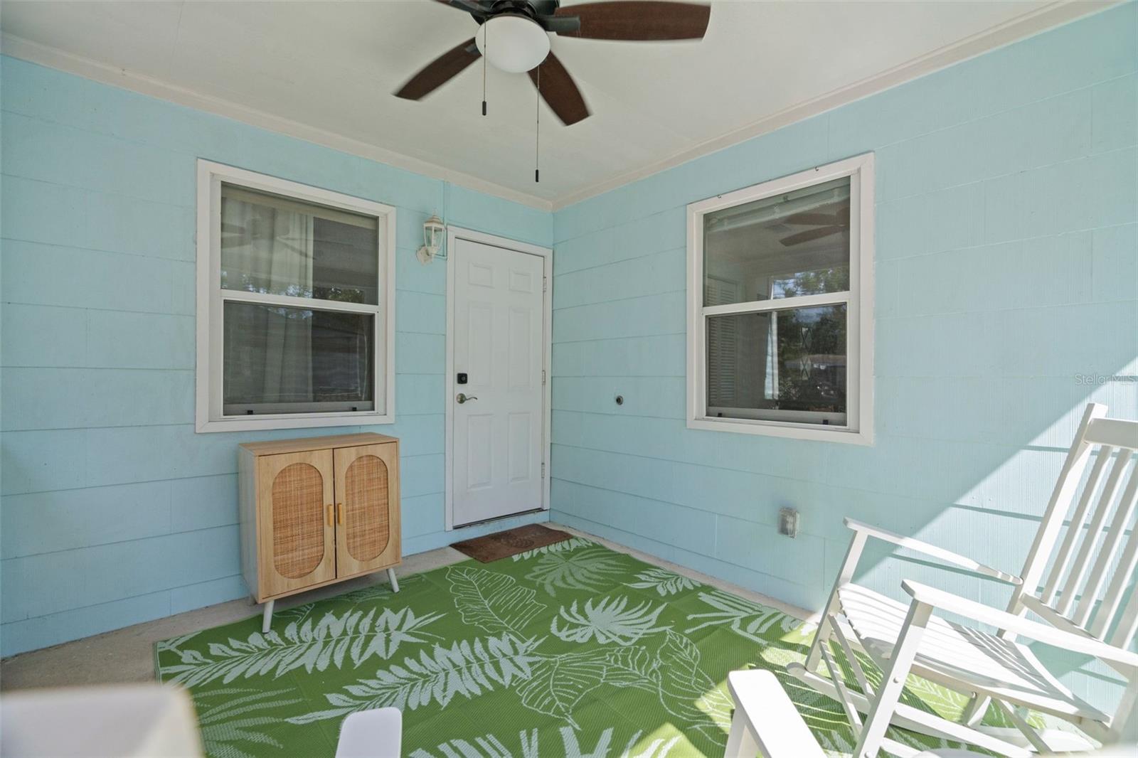 Image 7 of 45 For 548 Bay Street