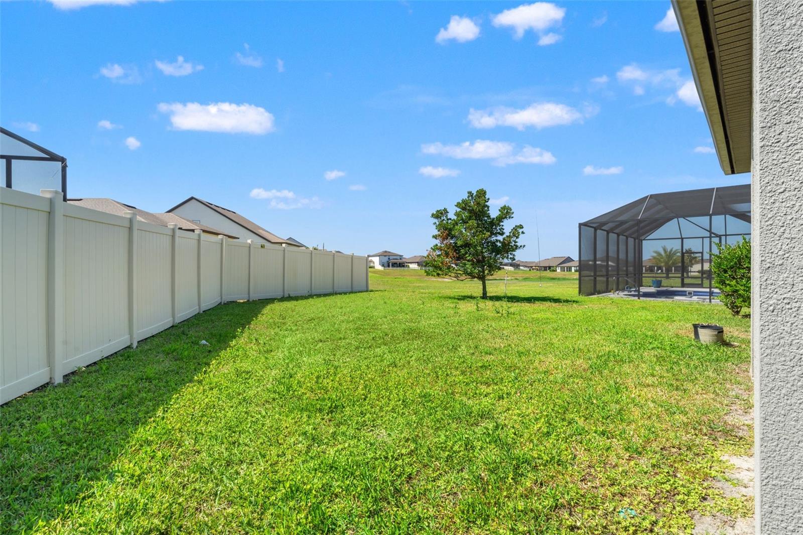 Image 39 of 53 For 9748 Ibis Grove Boulevard