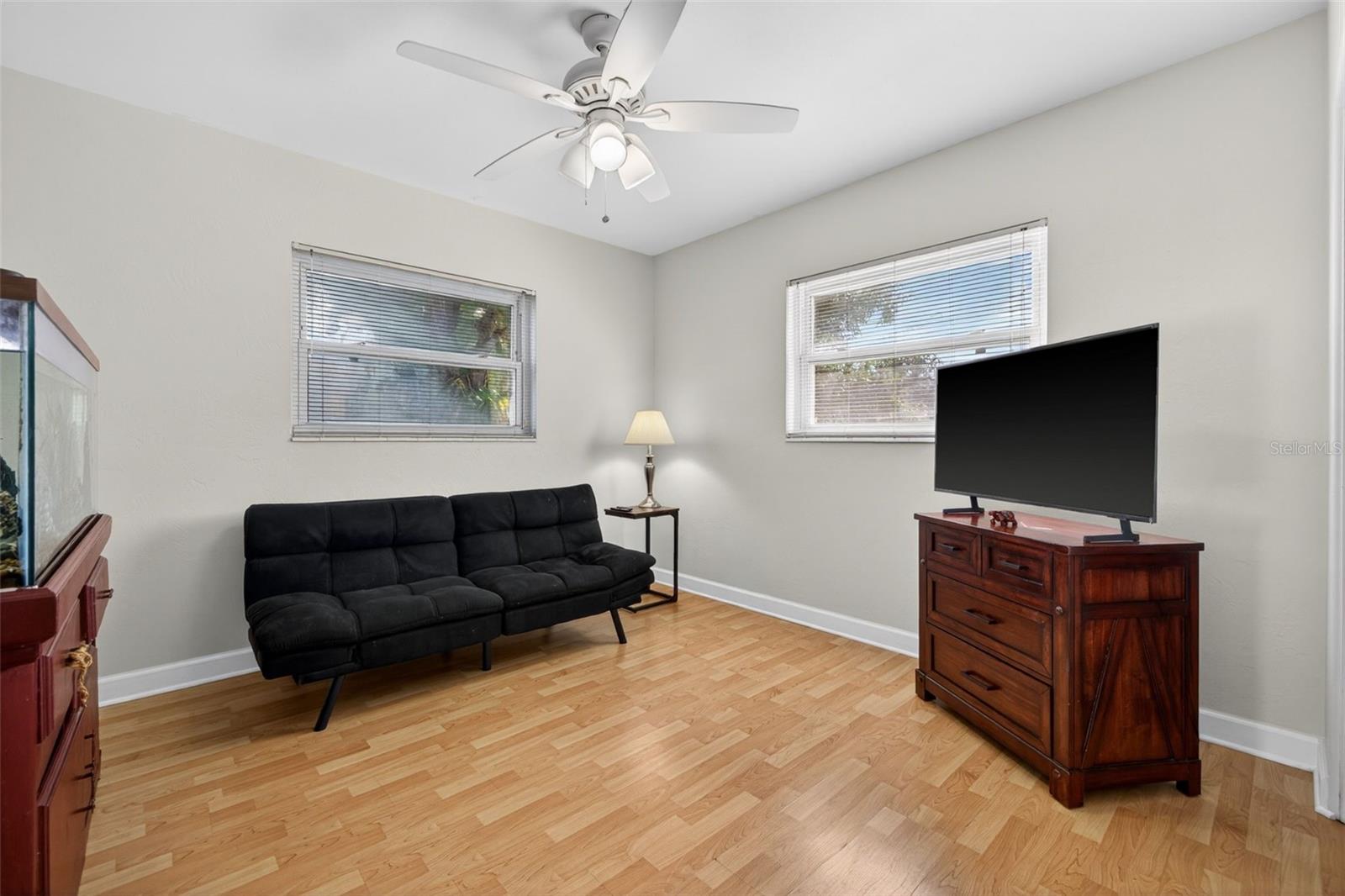 Listing photo id 8 for 233 Madison Circle N