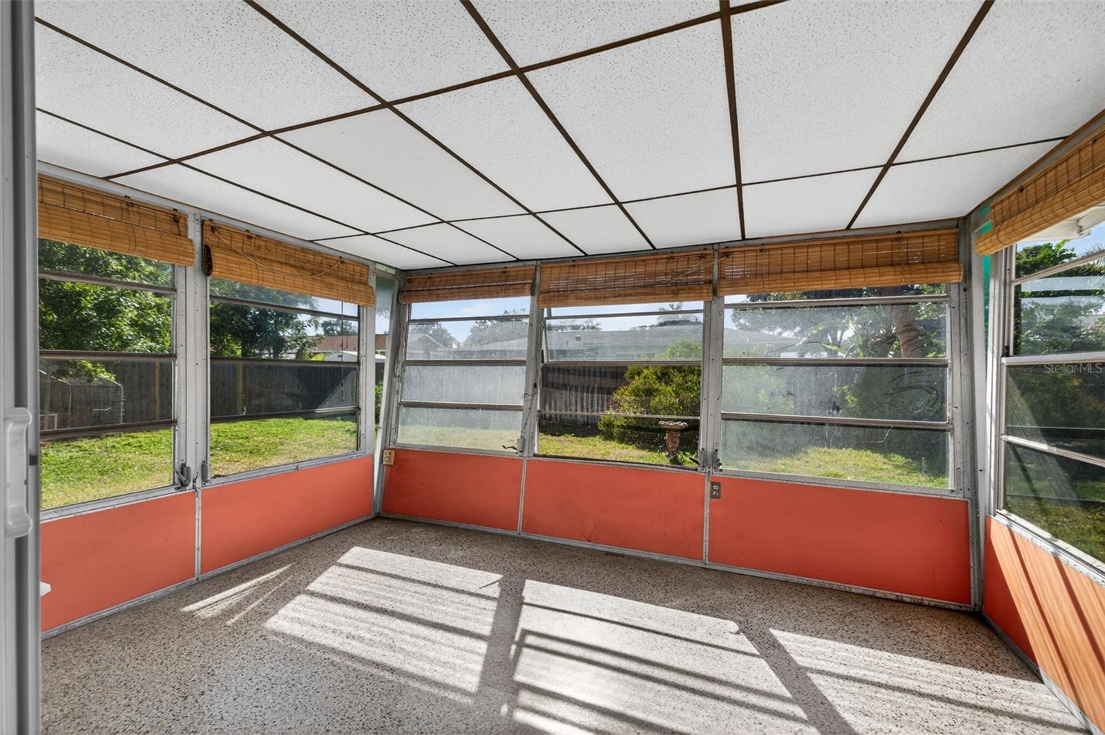 Listing photo id 10 for 233 Madison Circle N