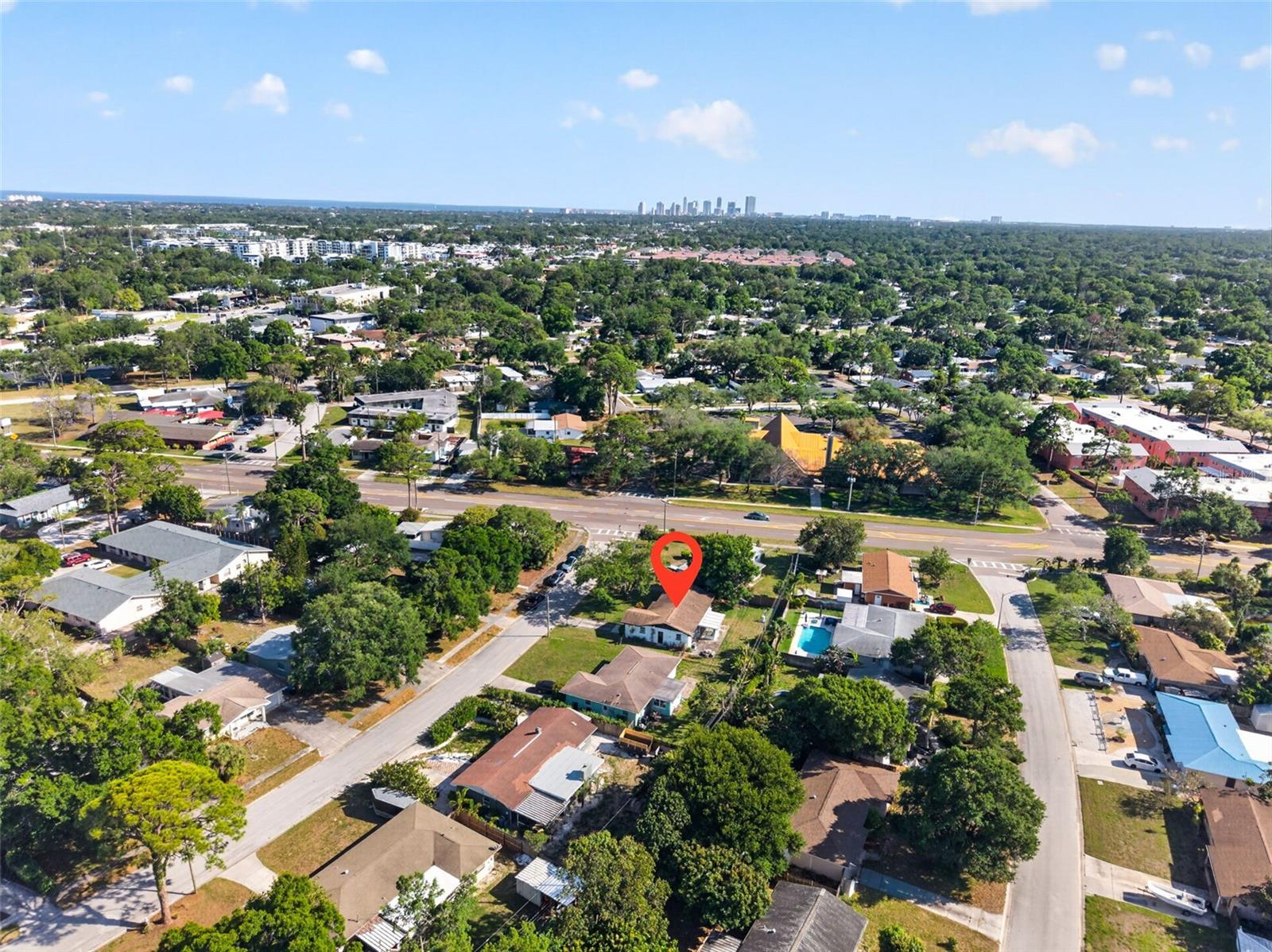 Listing photo id 15 for 233 Madison Circle N