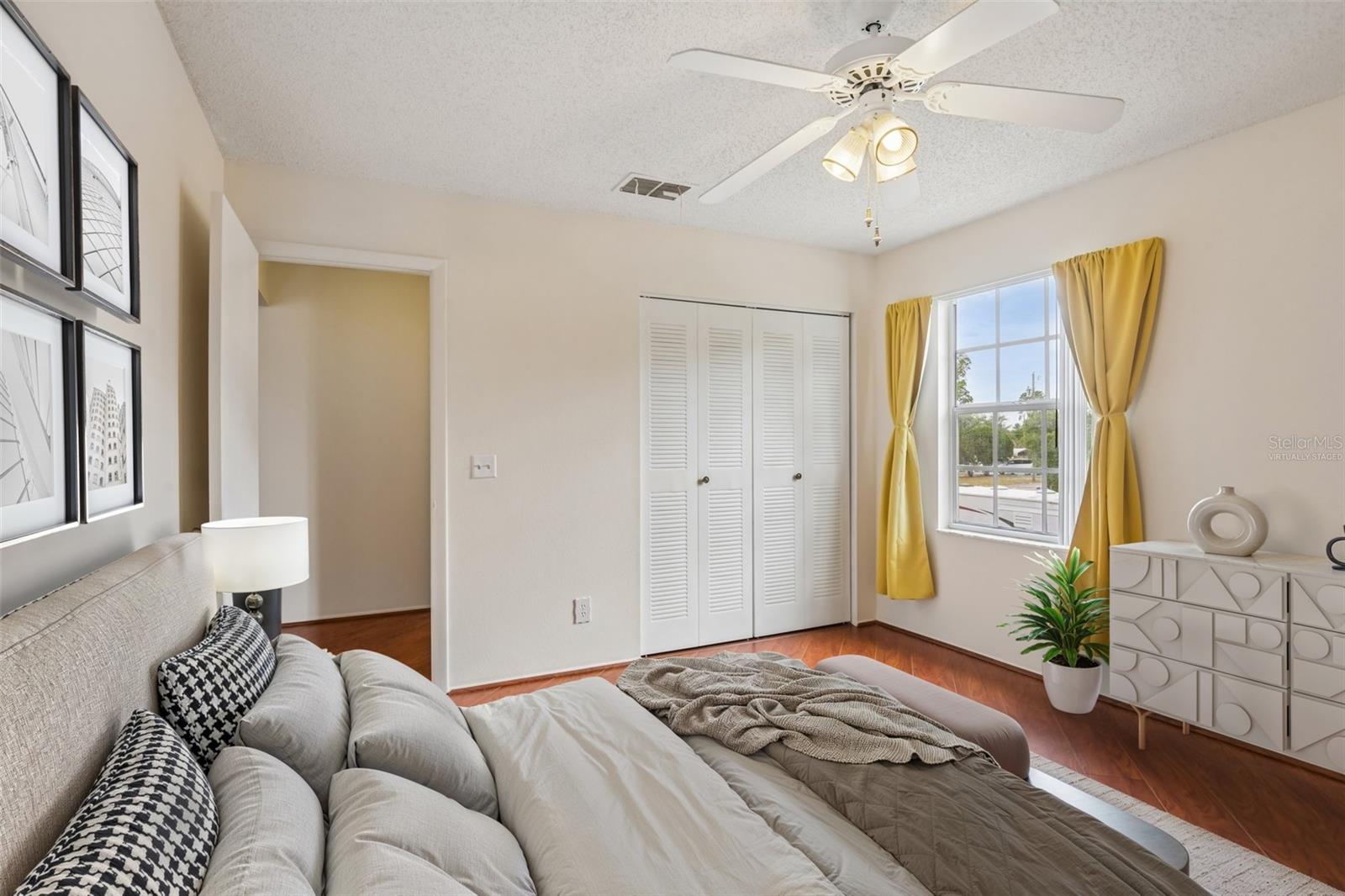 Image 22 of 33 For 7713 Hillside Court 204