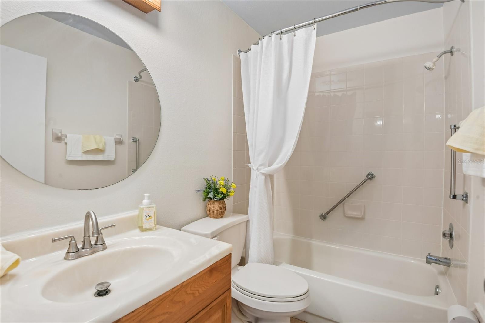 Image 24 of 33 For 7713 Hillside Court 204