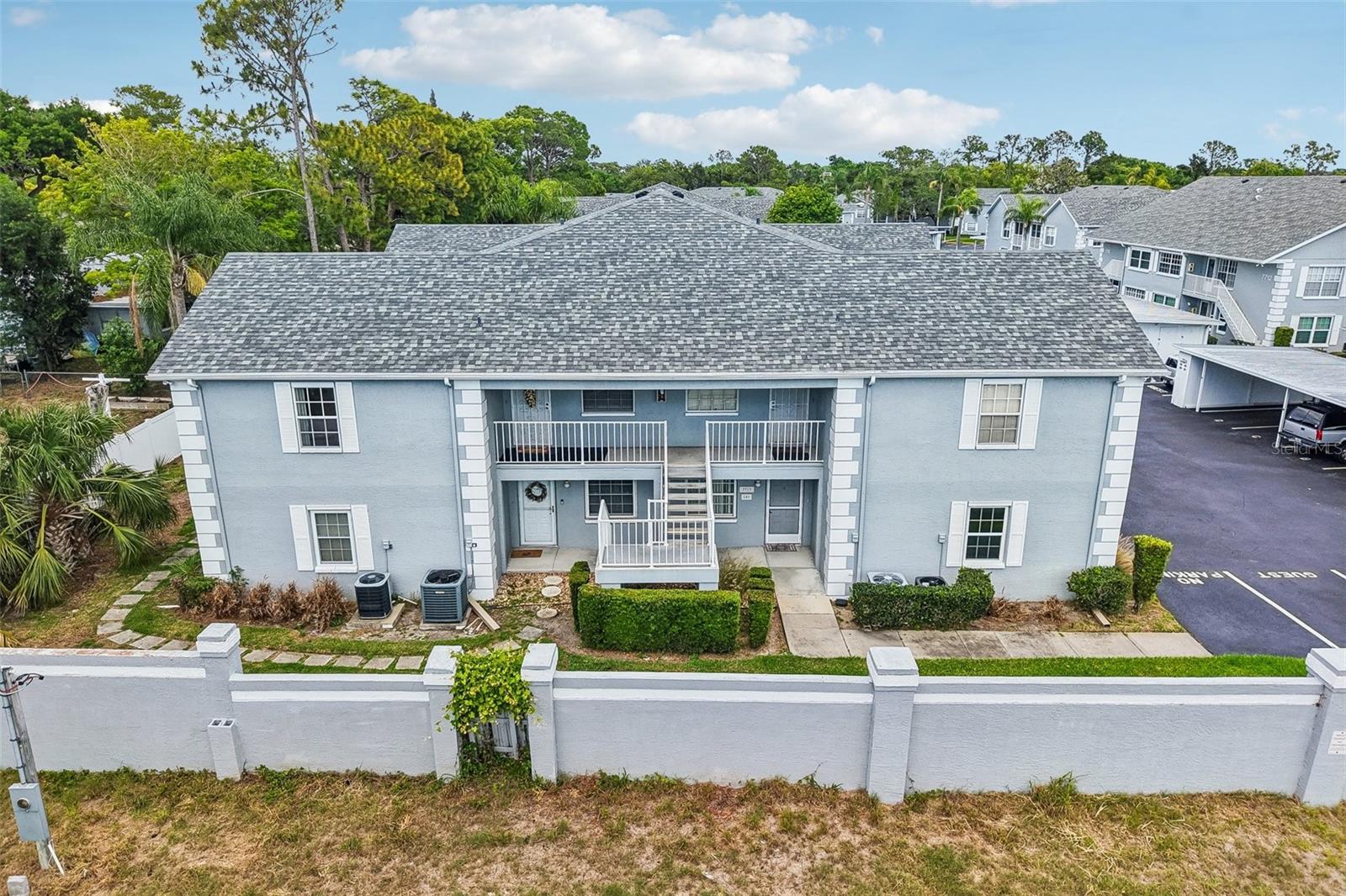 Image 28 of 33 For 7713 Hillside Court 204