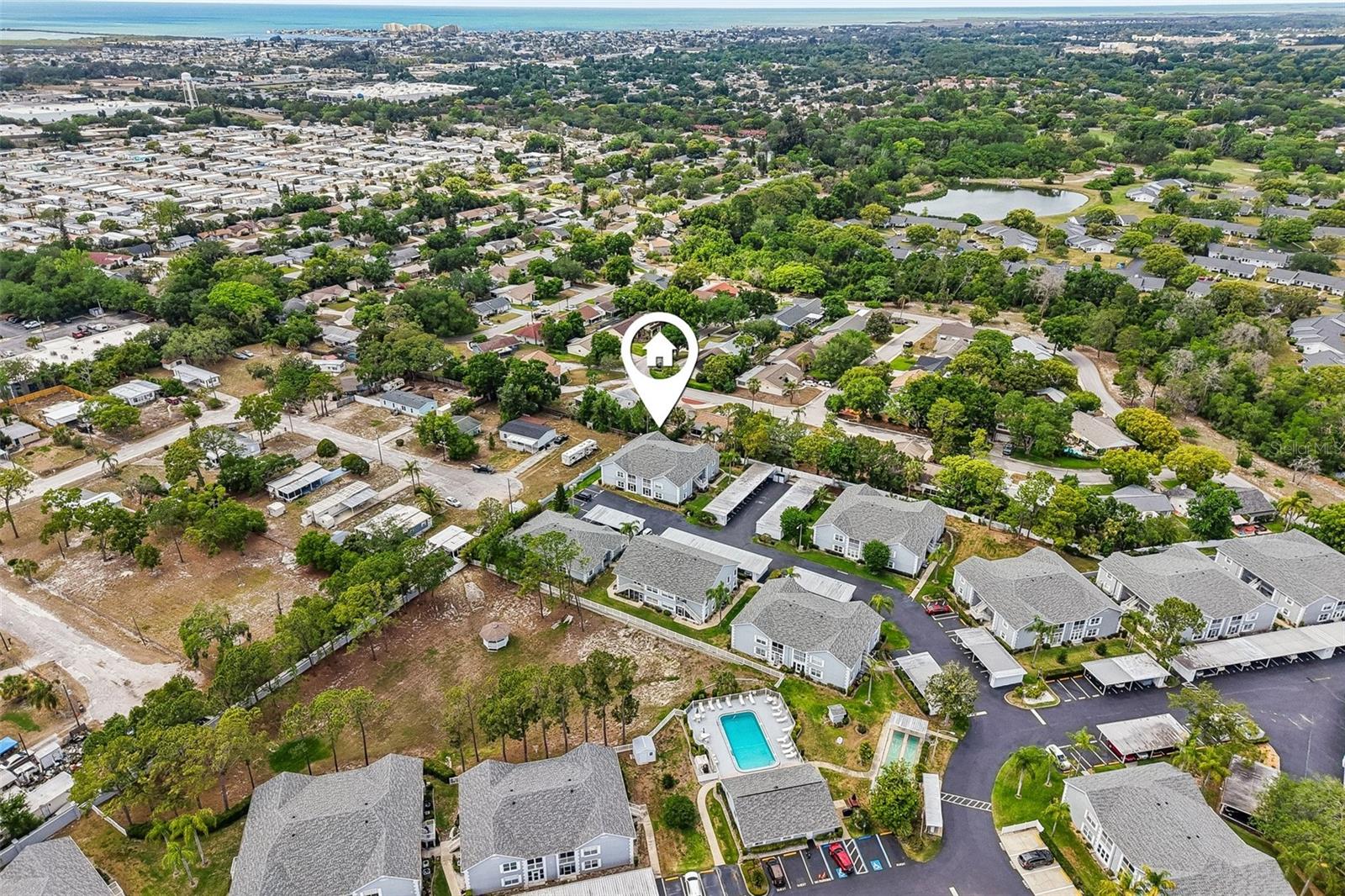 Image 29 of 33 For 7713 Hillside Court 204