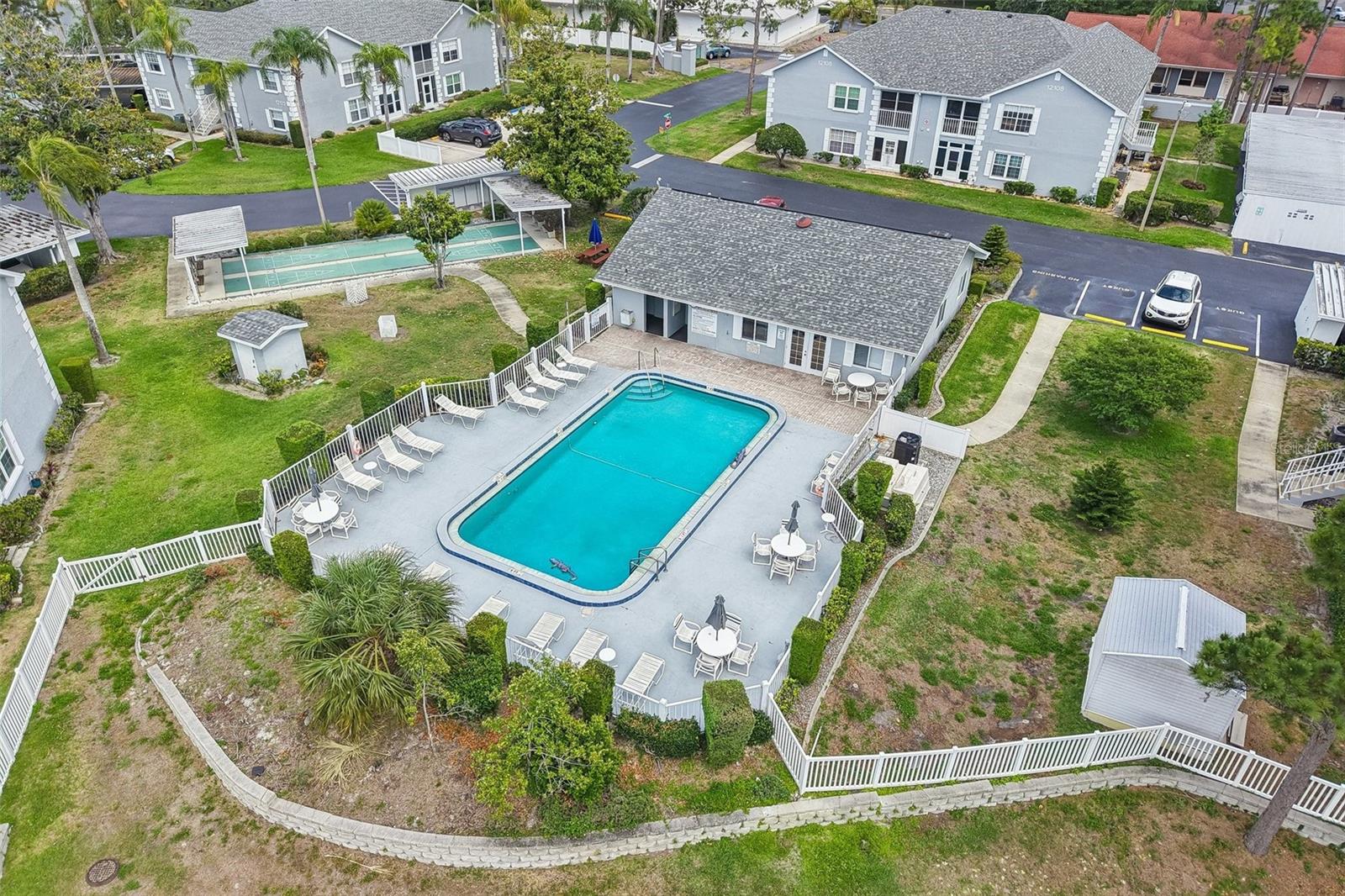 Image 30 of 33 For 7713 Hillside Court 204