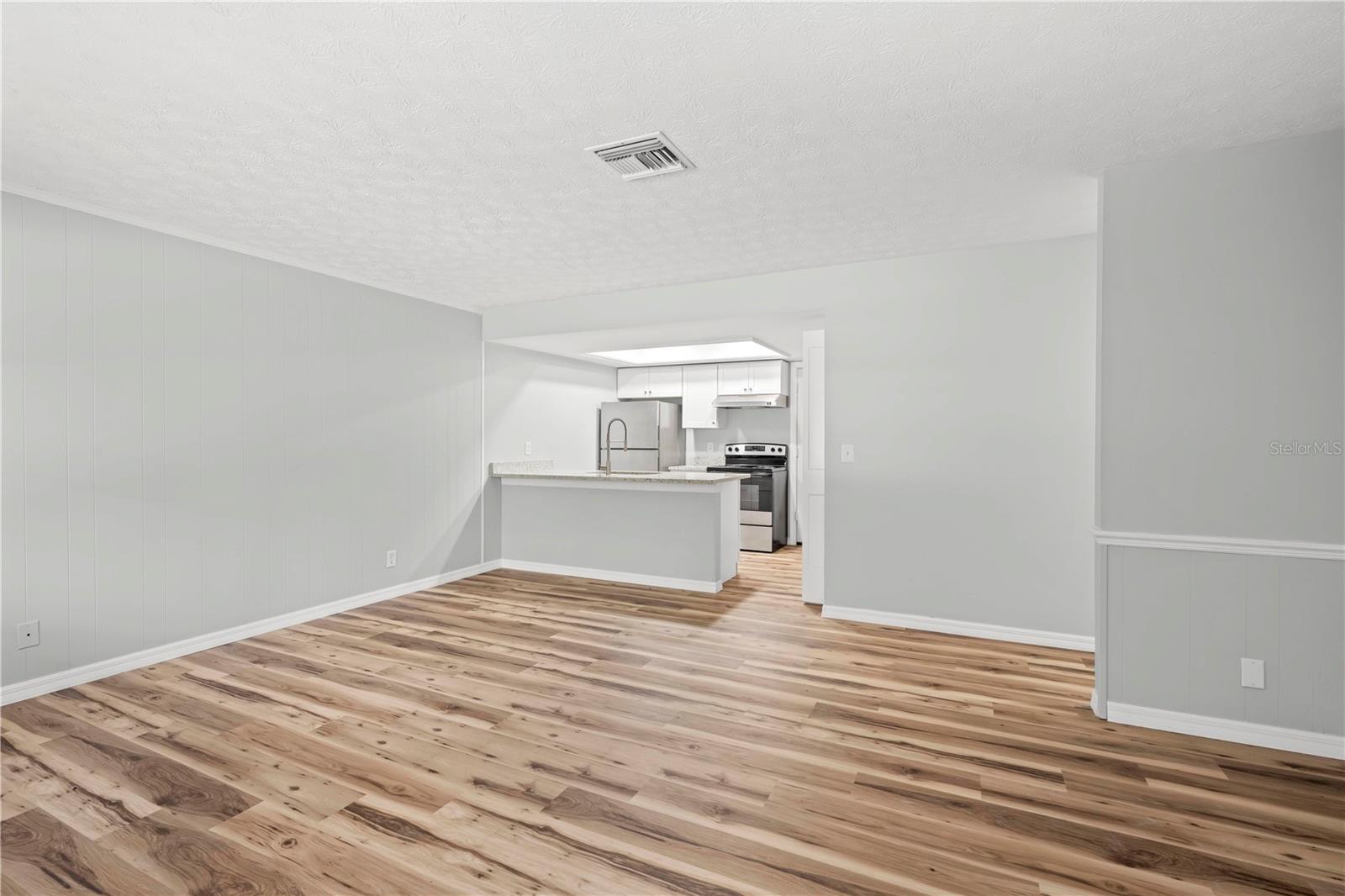 Image 2 of 24 For 2910 Coleman Avenue