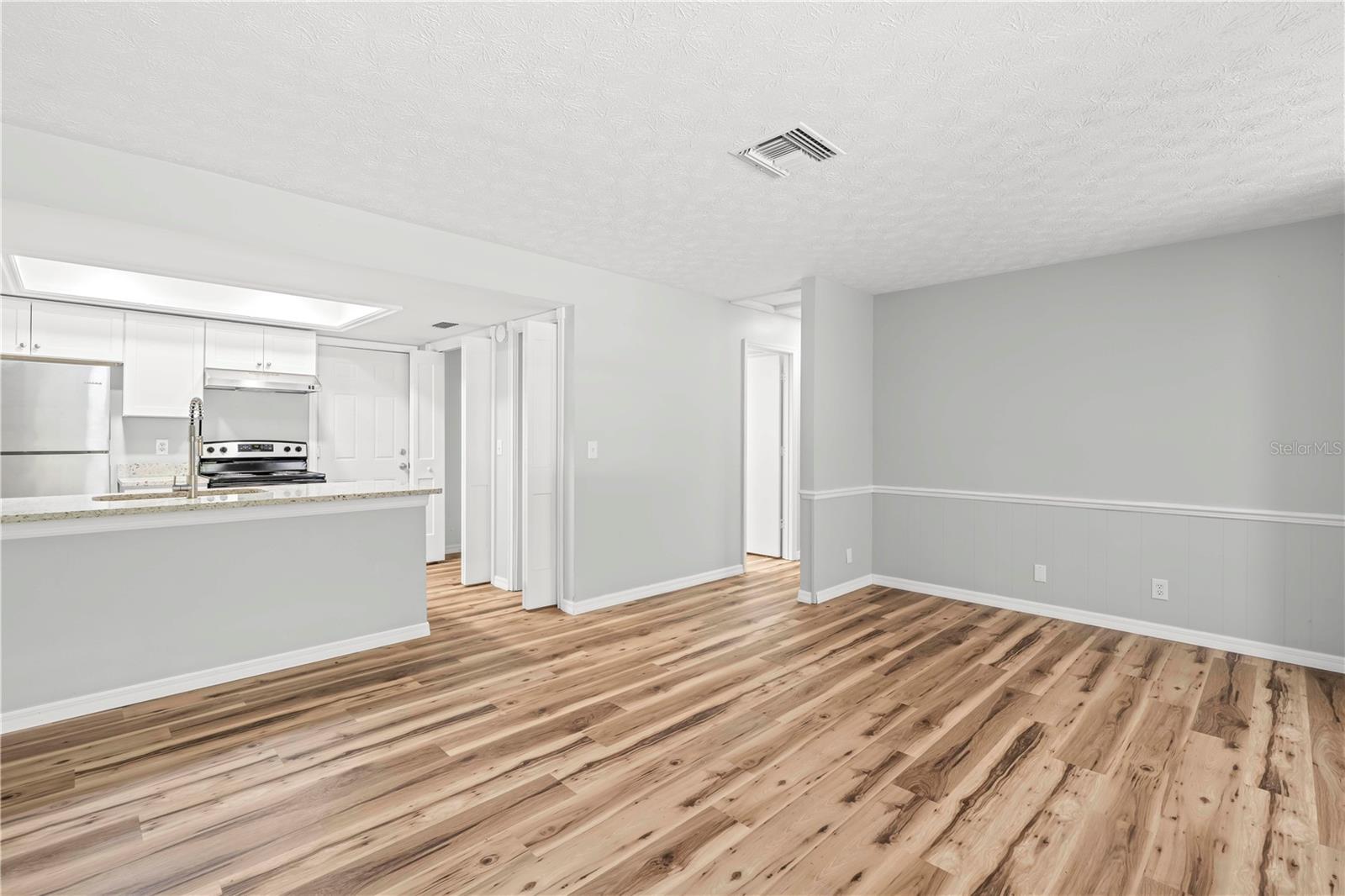 Image 8 of 24 For 2910 Coleman Avenue