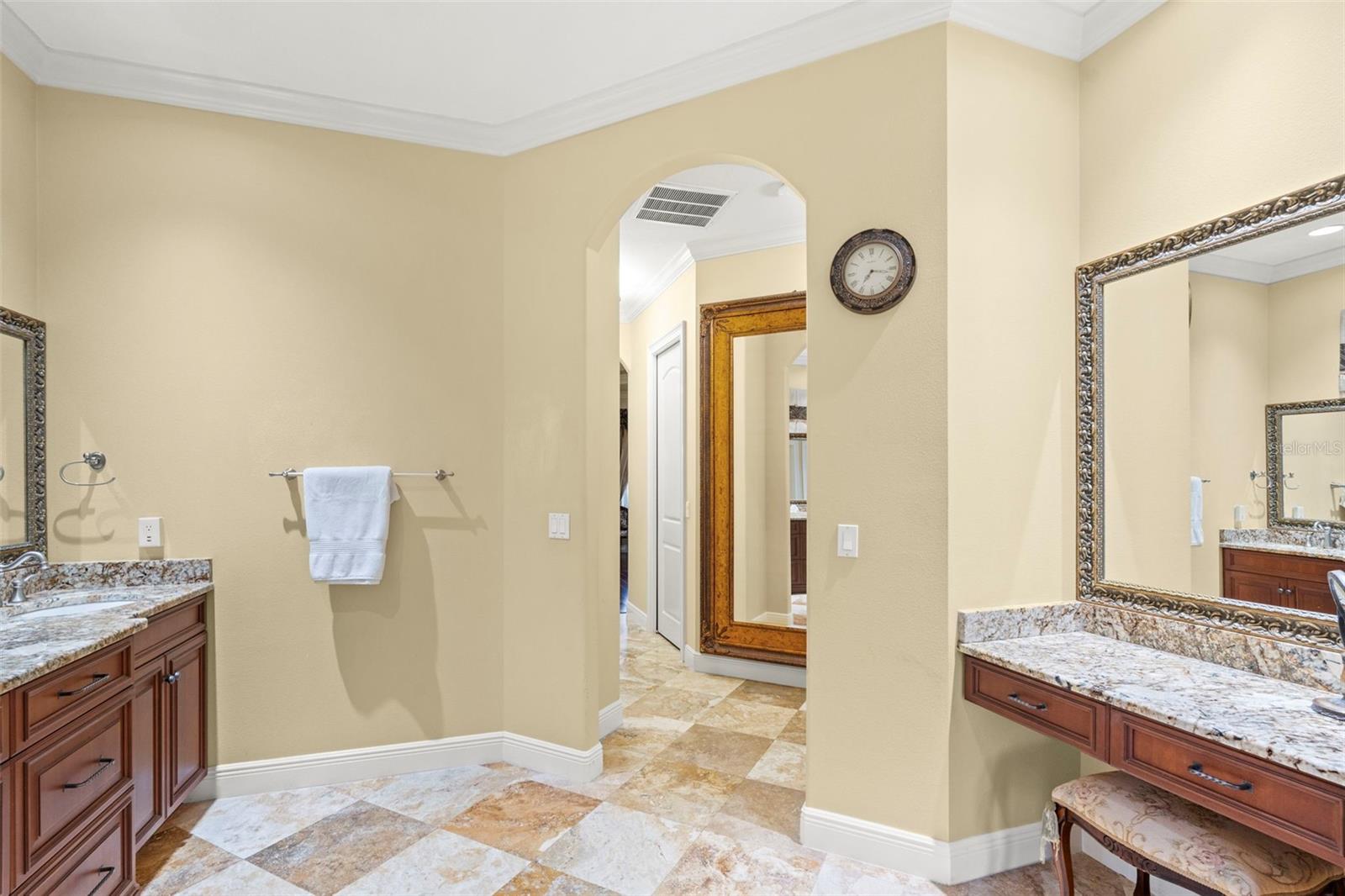 Image 39 of 99 For 7906 Foxcatcher Court