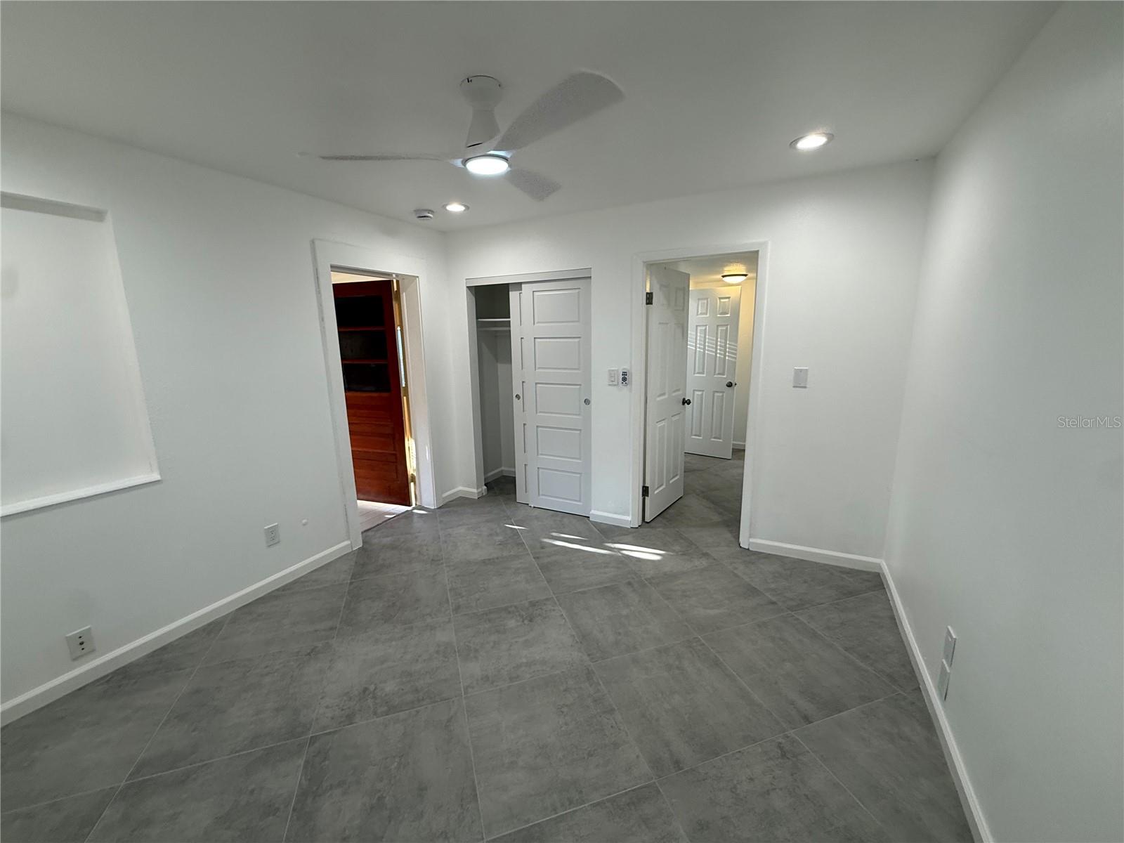 Image 21 of 37 For 15573 Bedford Circle E