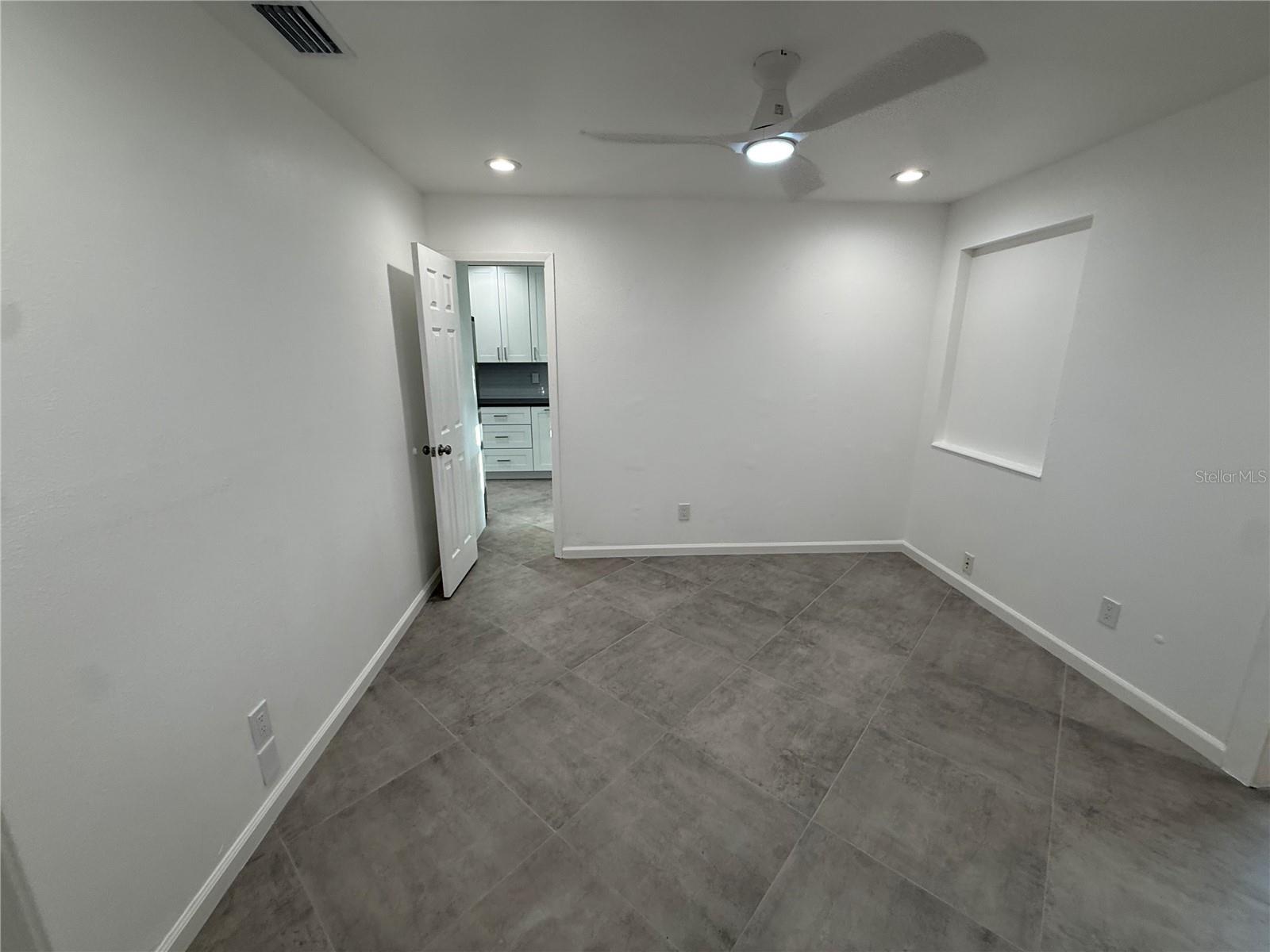 Image 22 of 37 For 15573 Bedford Circle E