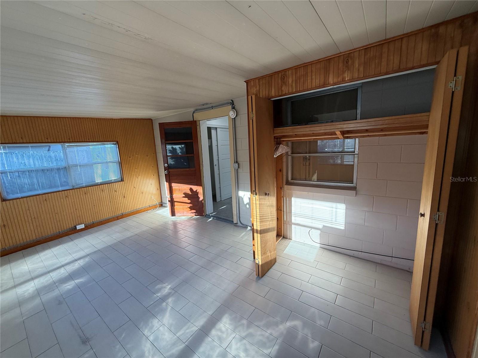 Image 23 of 37 For 15573 Bedford Circle E