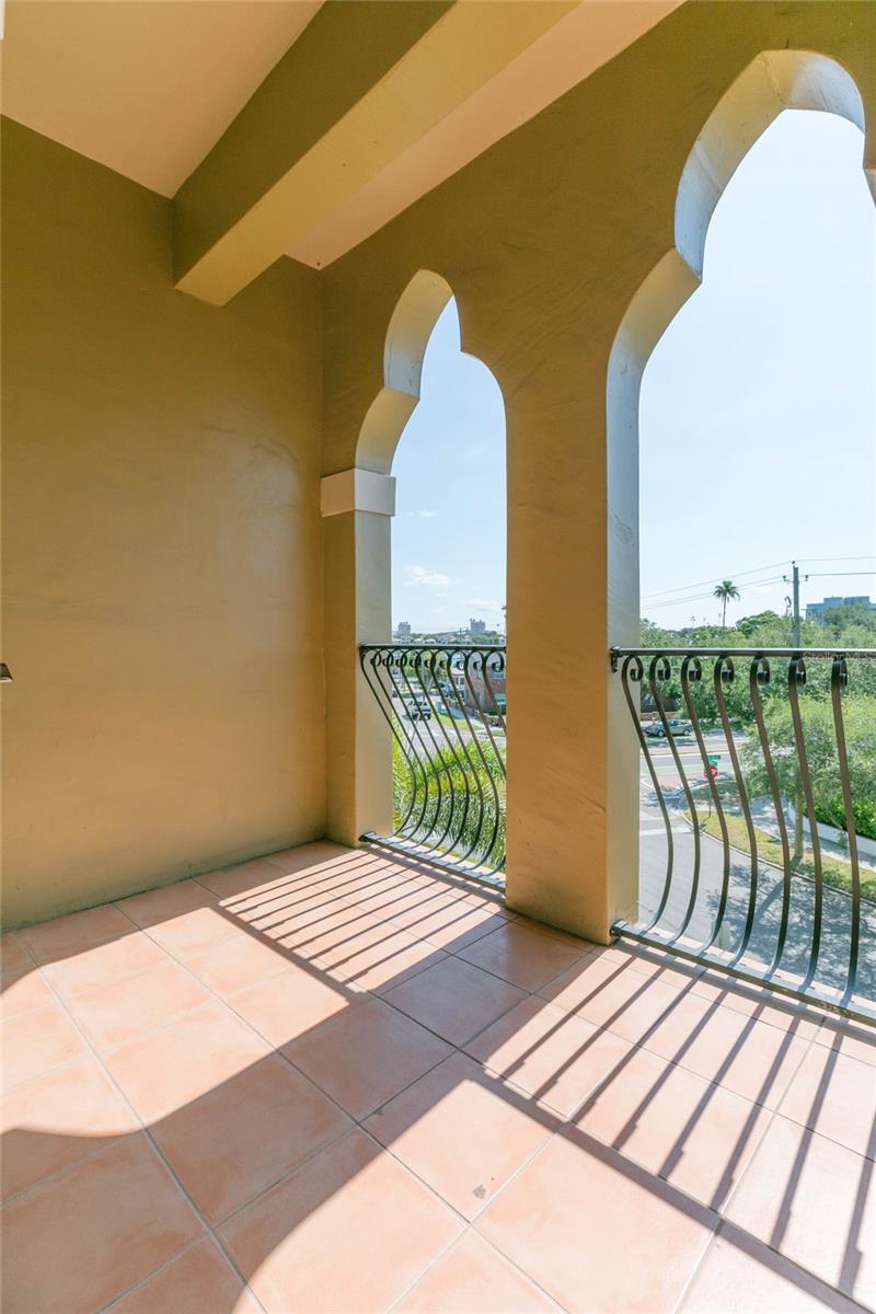 Listing photo id 16 for 114 Davis Boulevard 13