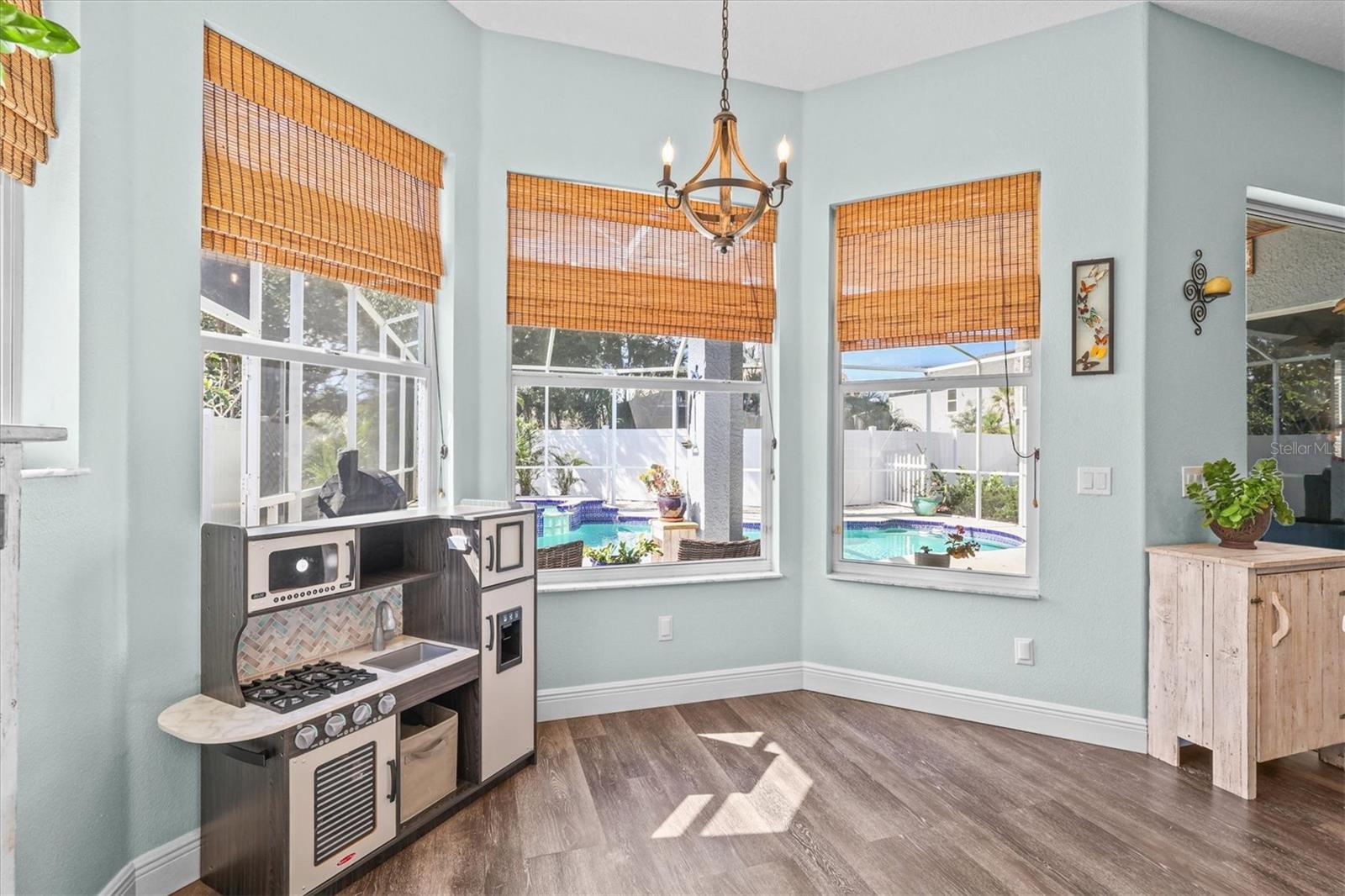 Image 11 of 55 For 460 Denise Street