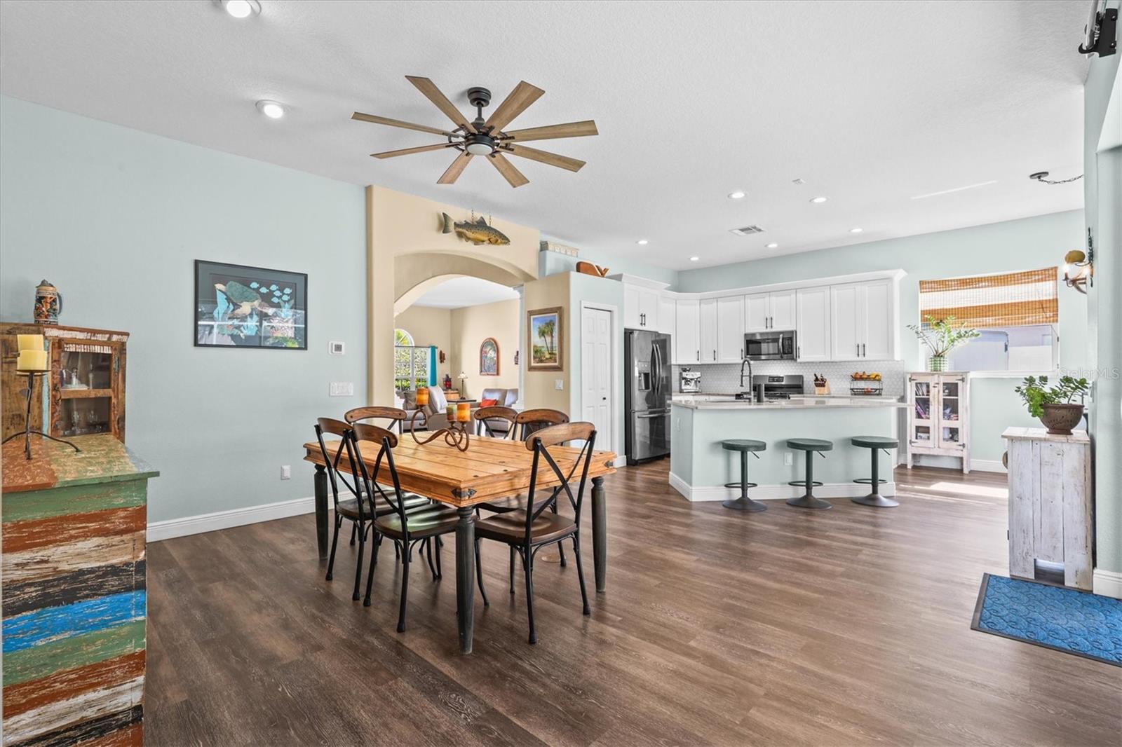 Image 12 of 55 For 460 Denise Street