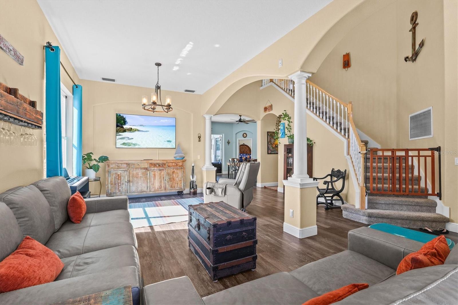 Image 15 of 55 For 460 Denise Street