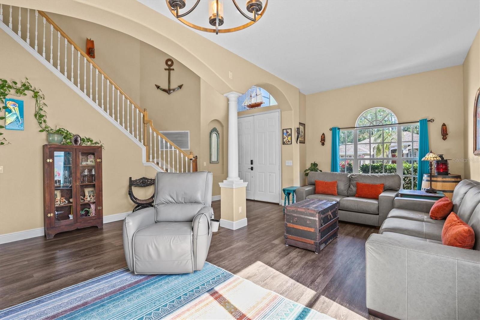 Image 16 of 55 For 460 Denise Street