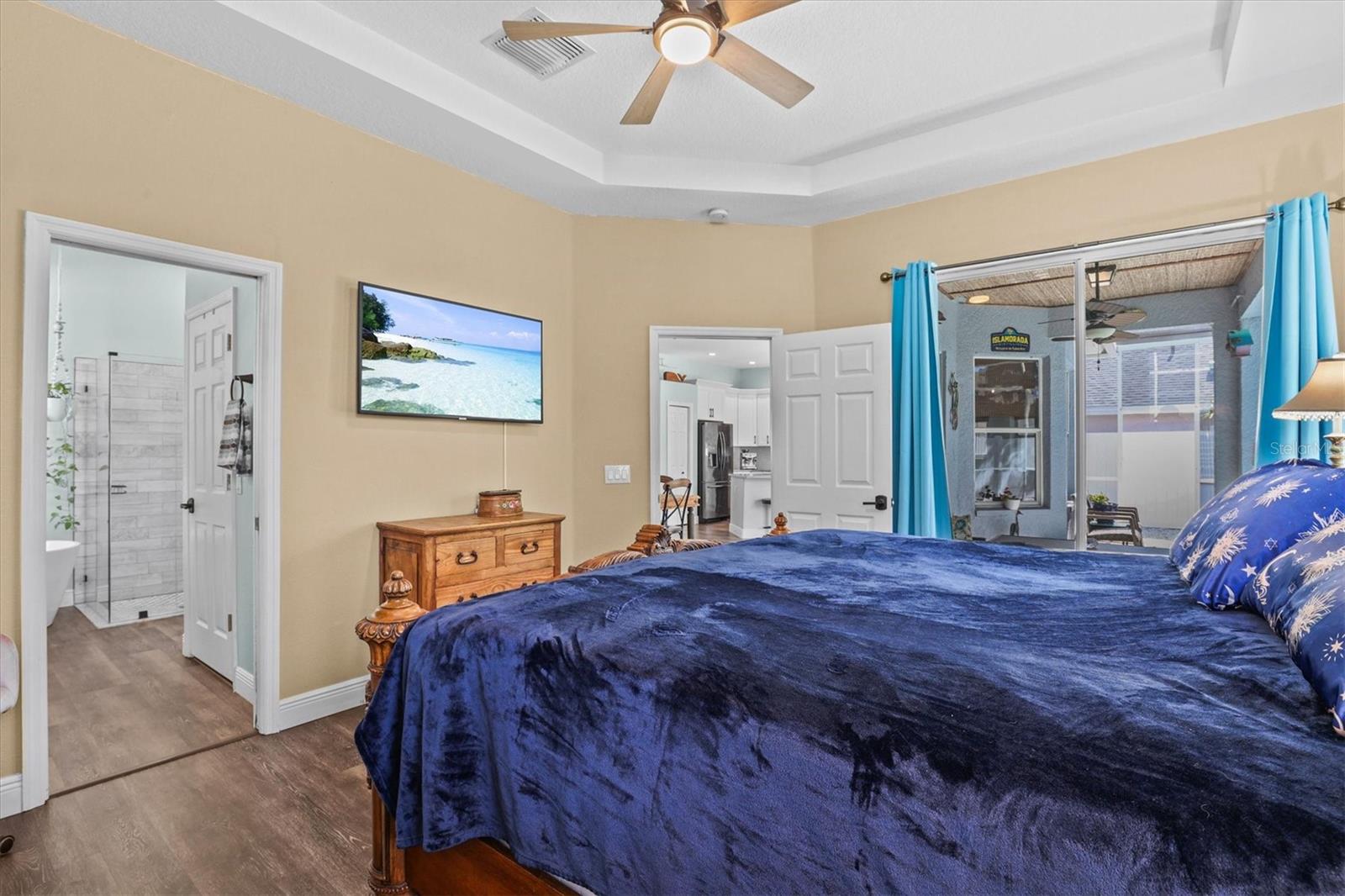 Image 19 of 55 For 460 Denise Street