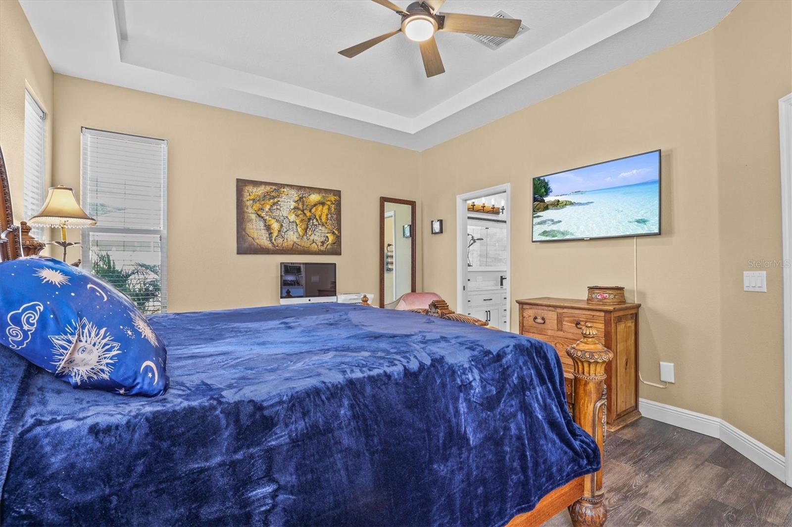 Image 20 of 55 For 460 Denise Street