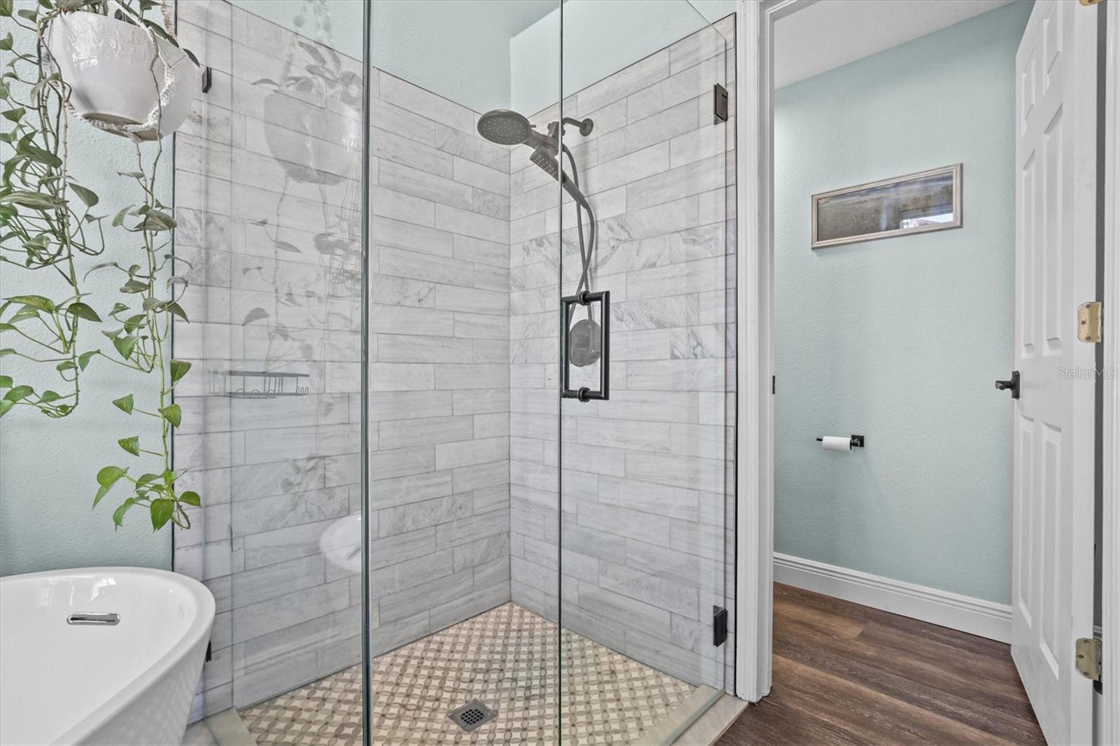 Image 23 of 55 For 460 Denise Street