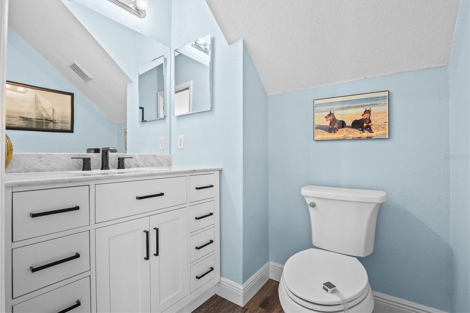 Image 34 of 55 For 460 Denise Street