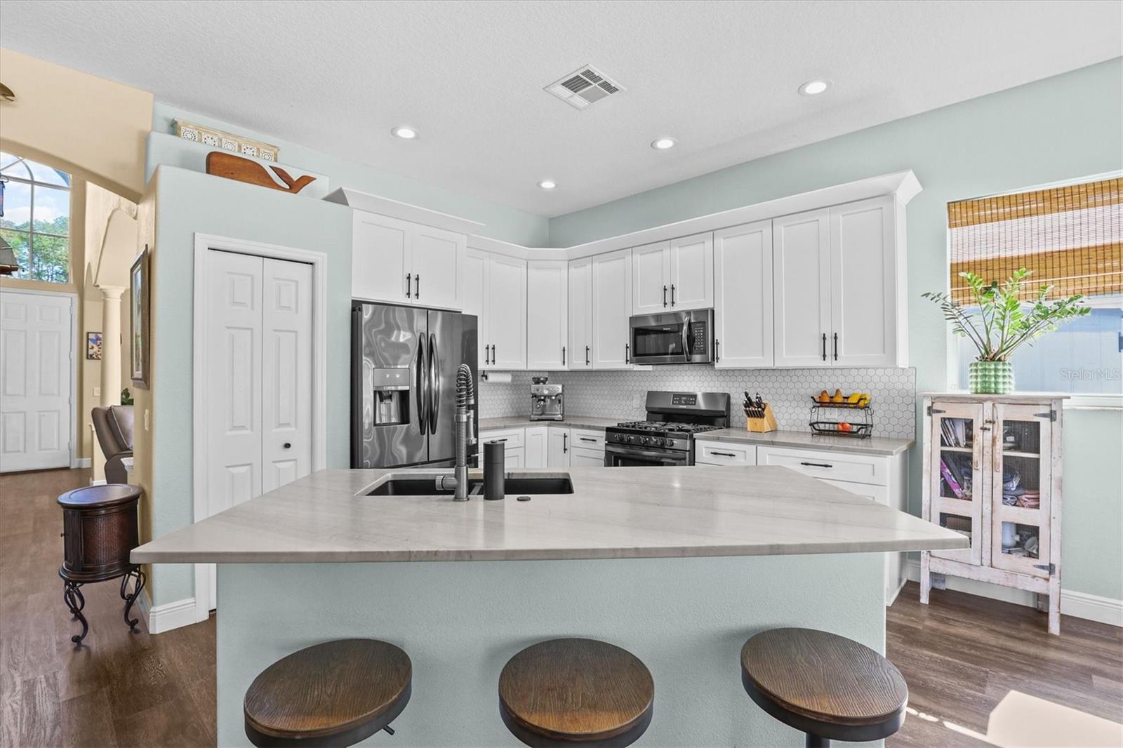 Image 7 of 55 For 460 Denise Street