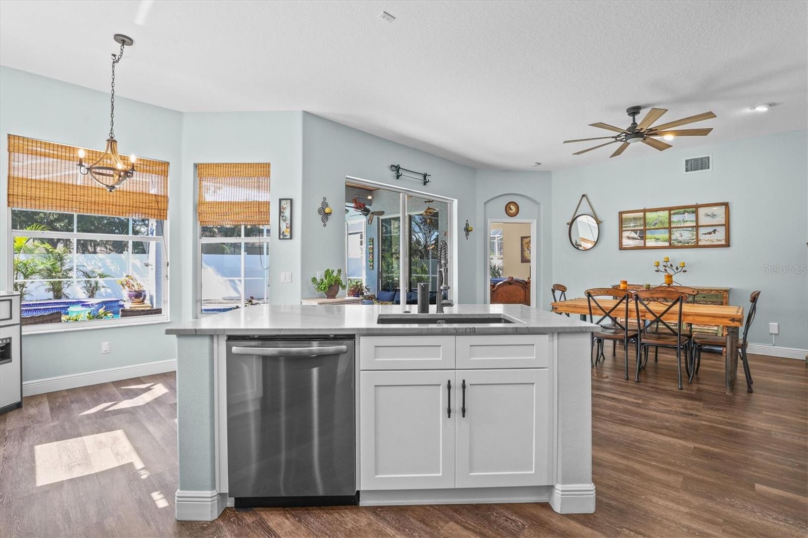 Image 8 of 55 For 460 Denise Street