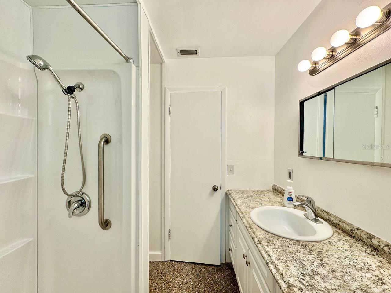 Image 18 of 29 For 10932 104th Avenue