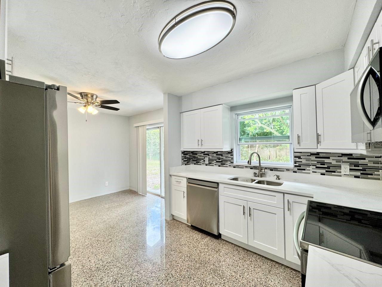 Image 9 of 29 For 10932 104th Avenue