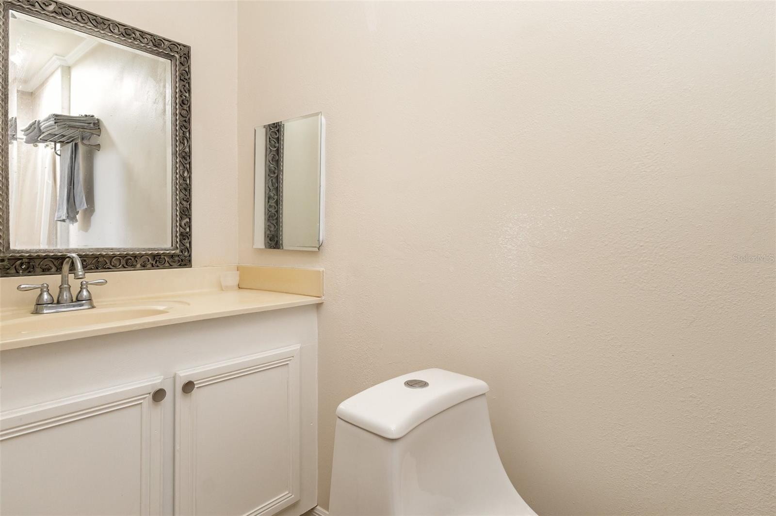 Image 19 of 36 For 932 Augusta Street