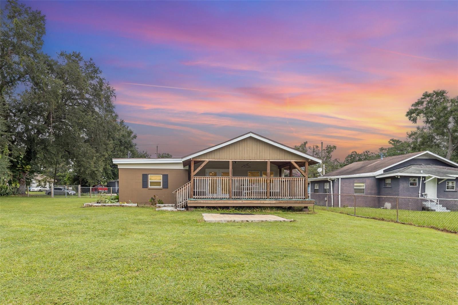 Image 2 of 36 For 932 Augusta Street