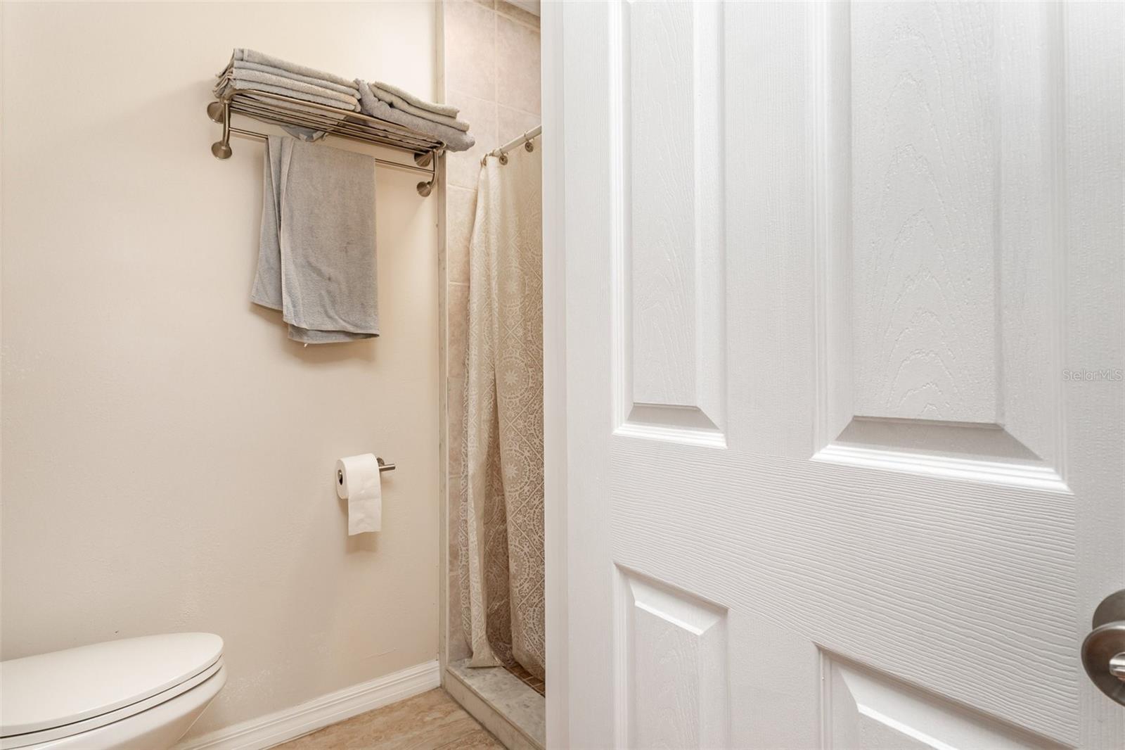 Image 20 of 36 For 932 Augusta Street